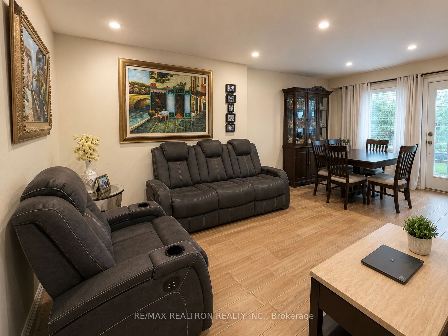 Unit A - 7 Fontainbleau Drive, North York 2