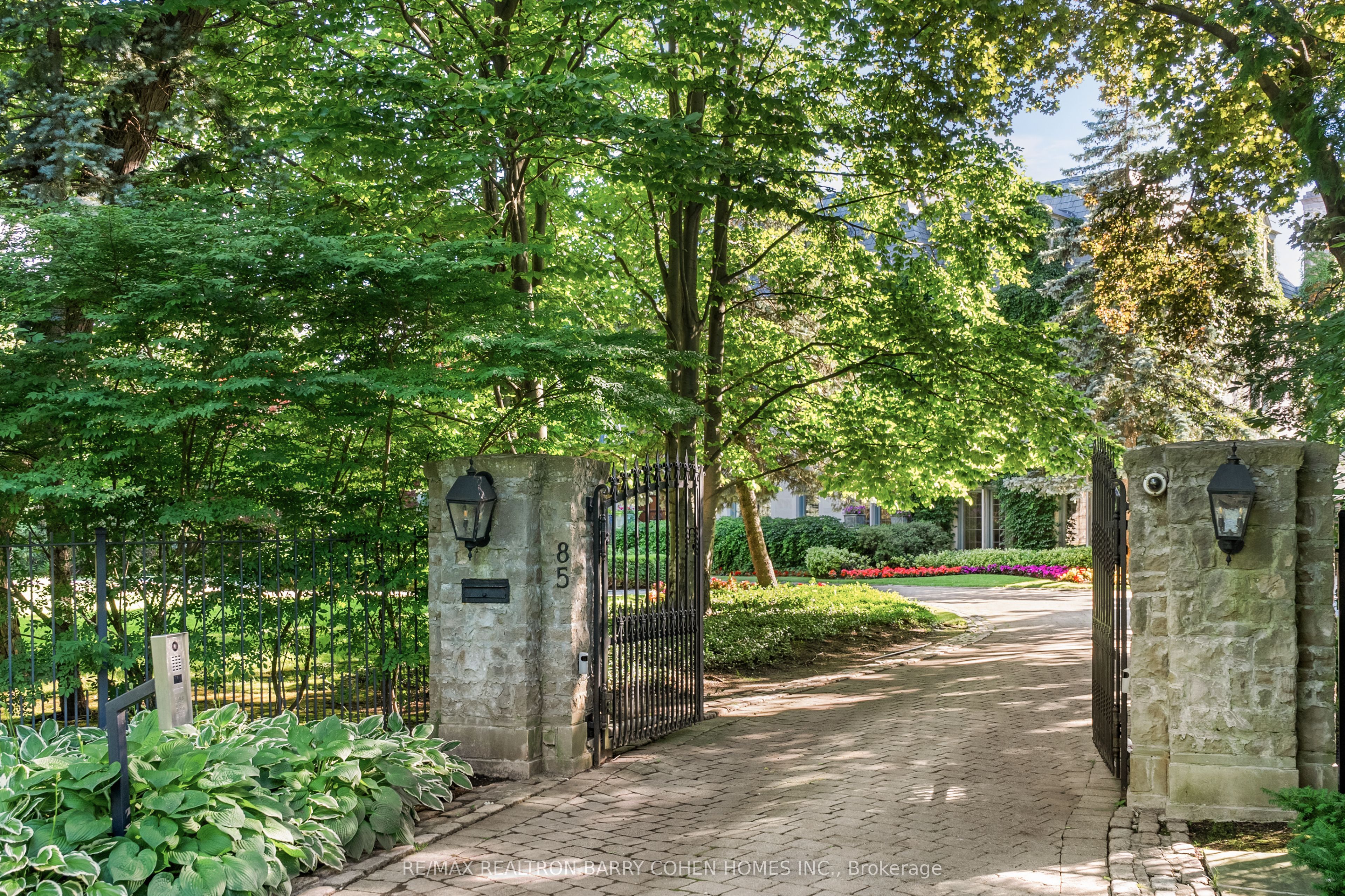 85 The Bridle Path, North York 2