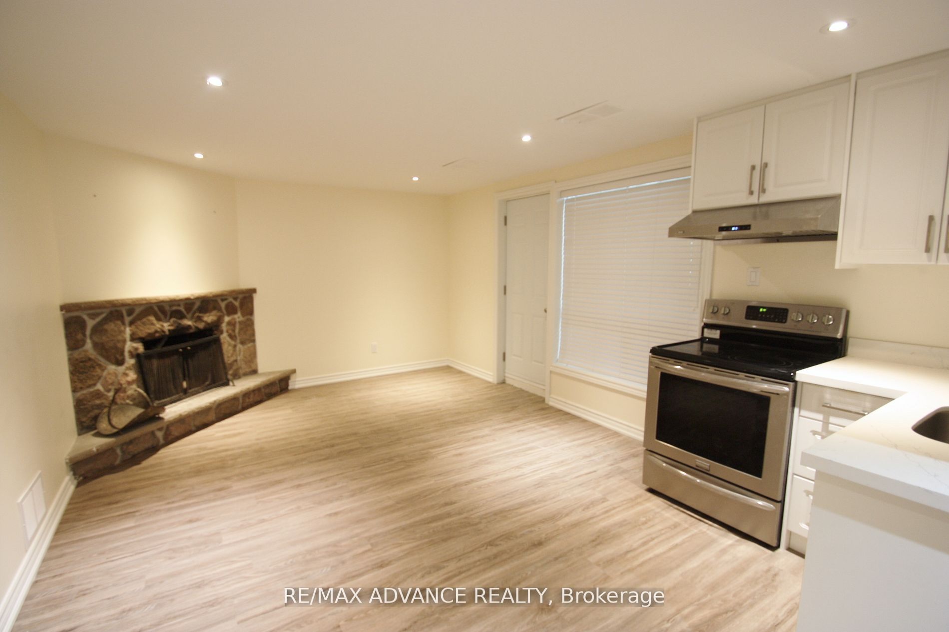 Unit Lower - 33 Carluke Crescent, North York 2