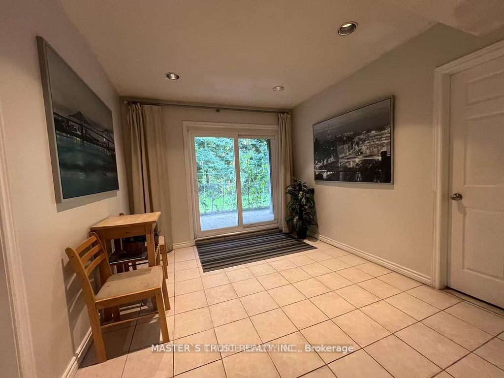 Unit B - 54 Cliffwood Road, North York 4