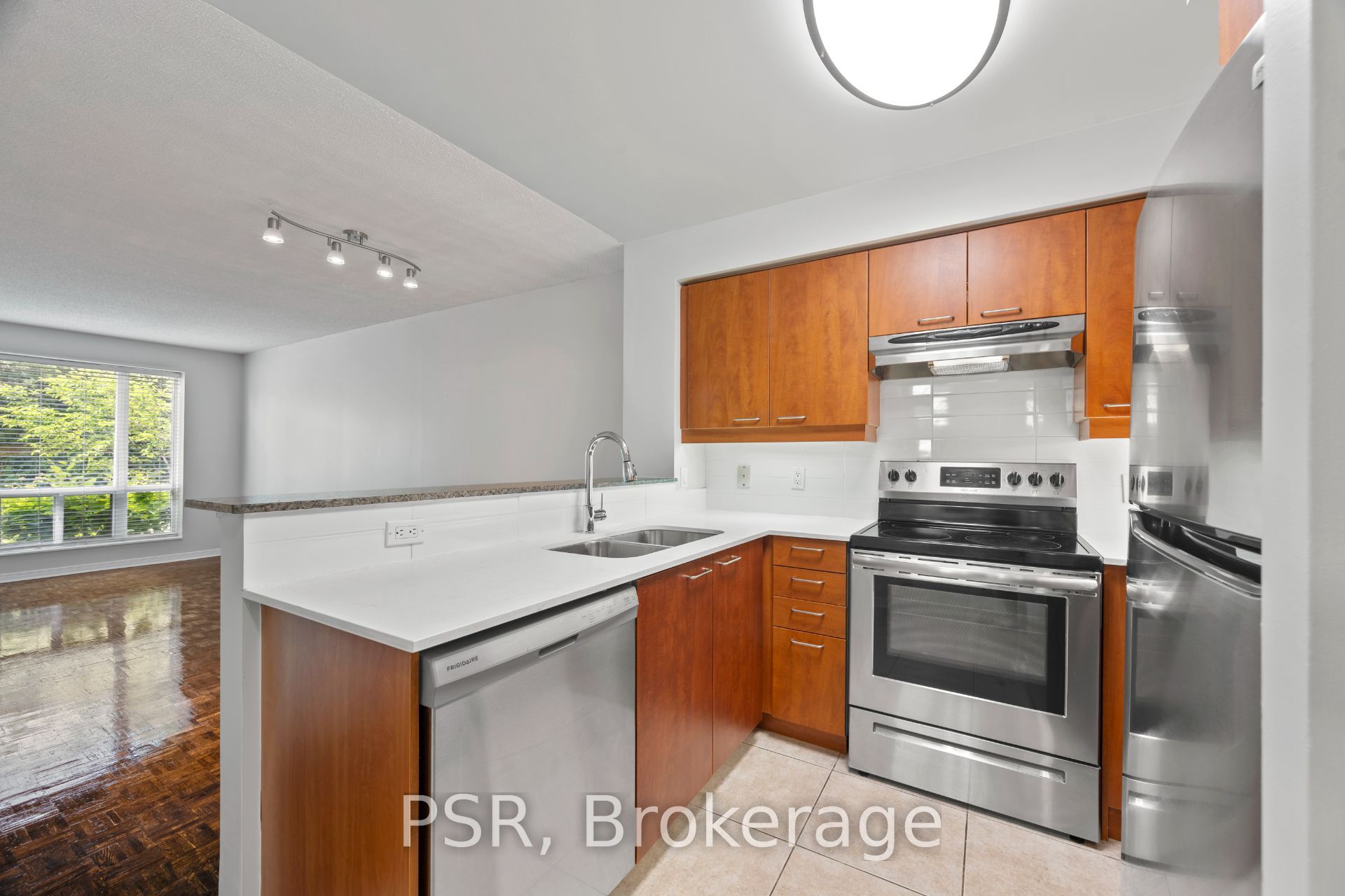 Unit 104 - 515 Rosewell Avenue, Toronto 2