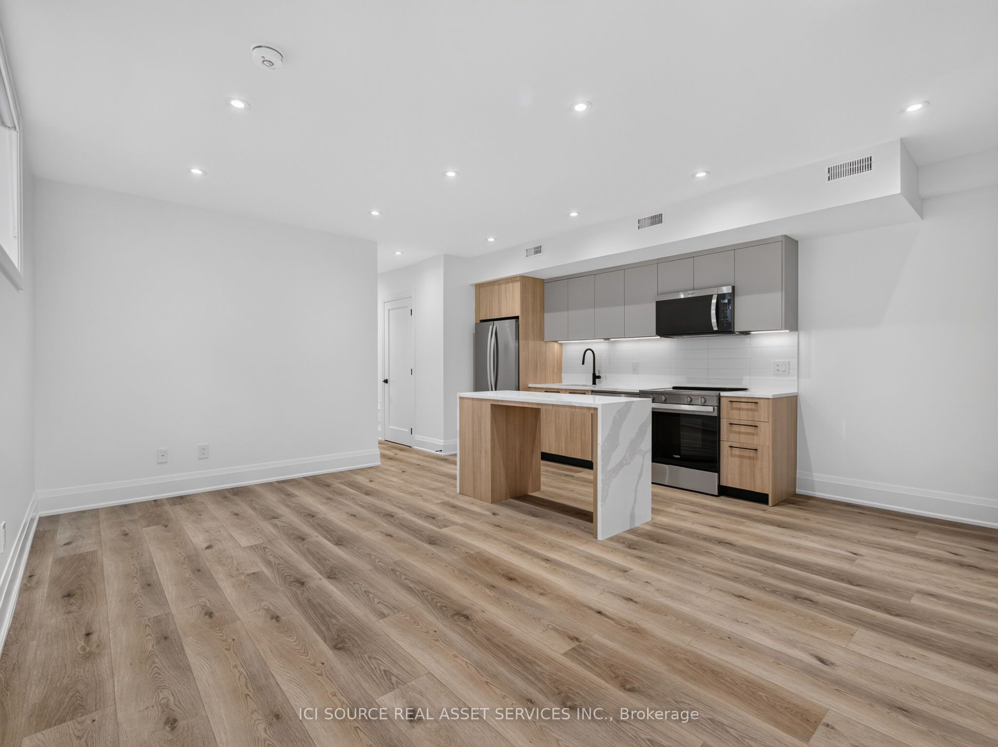 Unit Unit 5 - 28 Norcross Road, North York 2