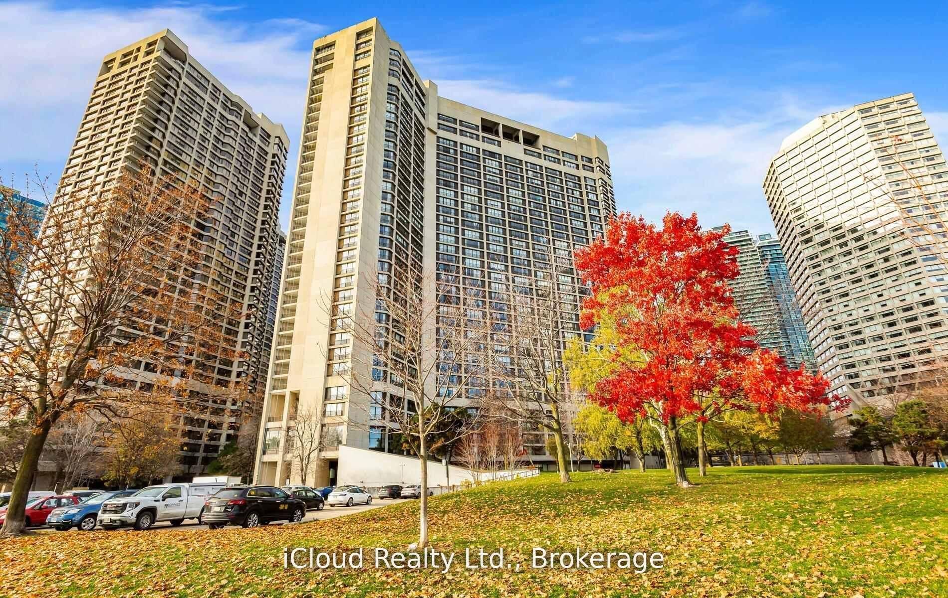 Unit 837 - 33 Harbour Square, Toronto 2