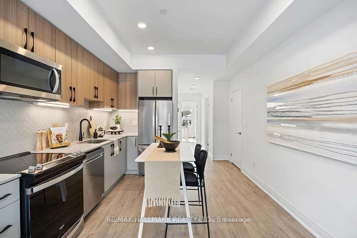 Unit 21 - 15 Brenthall Avenue, North York 2