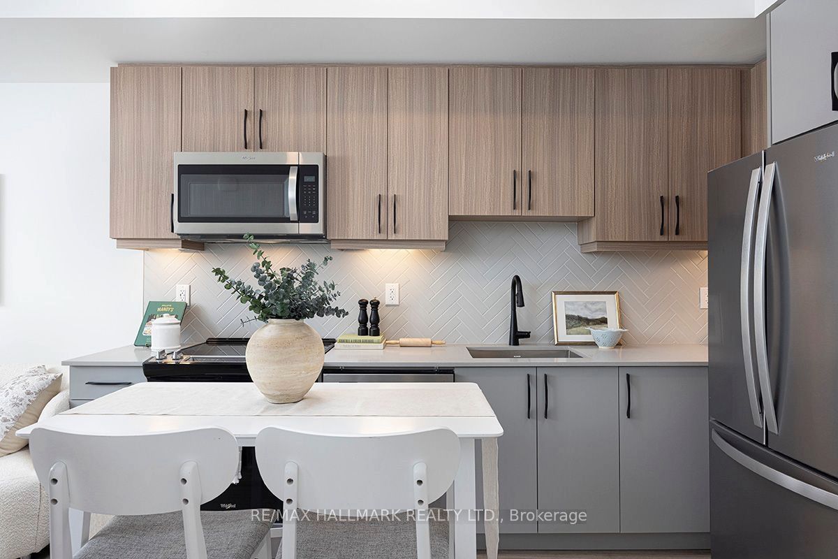 Unit 6 - 15 Brenthall Avenue, North York 4