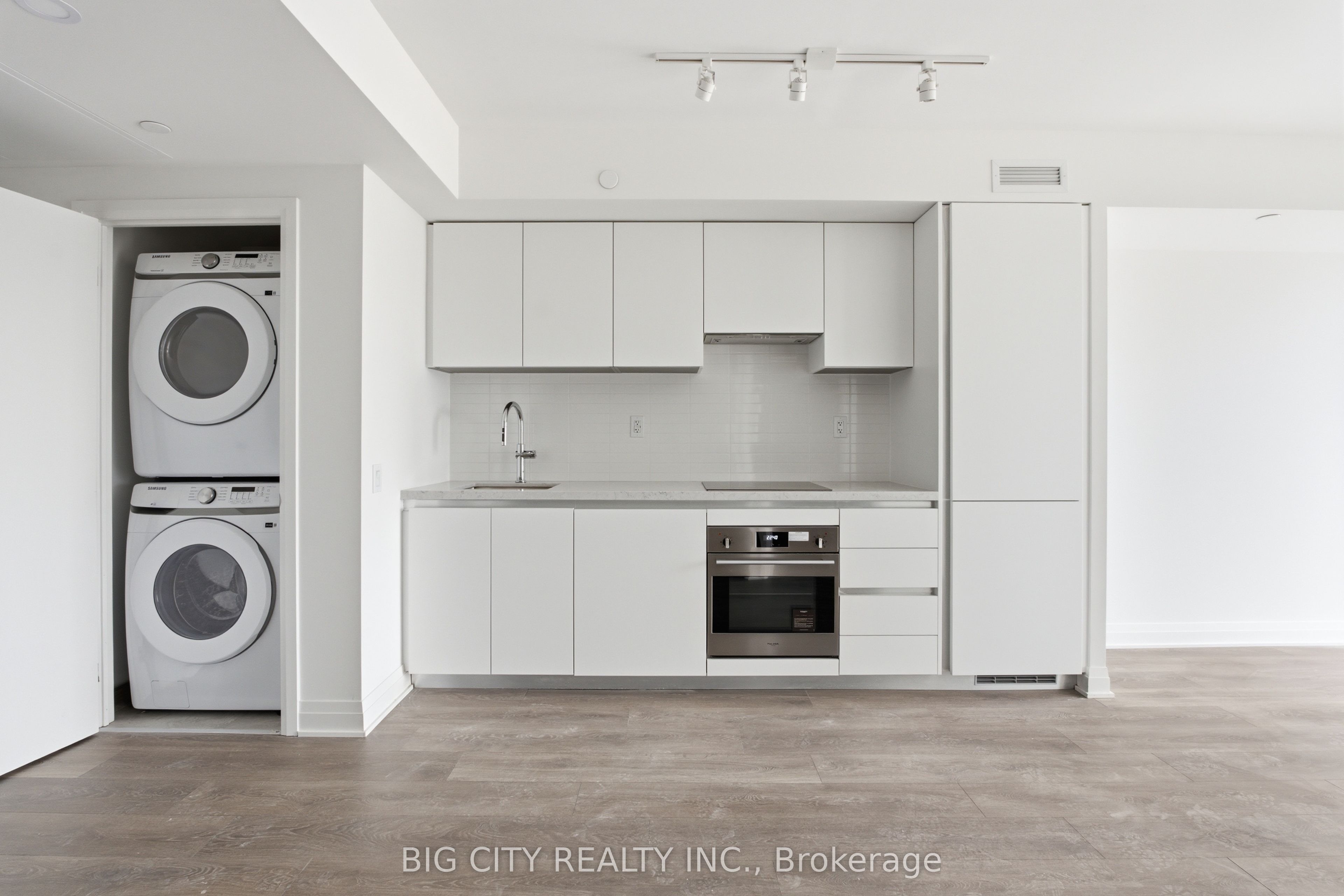 Unit 1109 - 25 Frederick Todd Way, Toronto 4