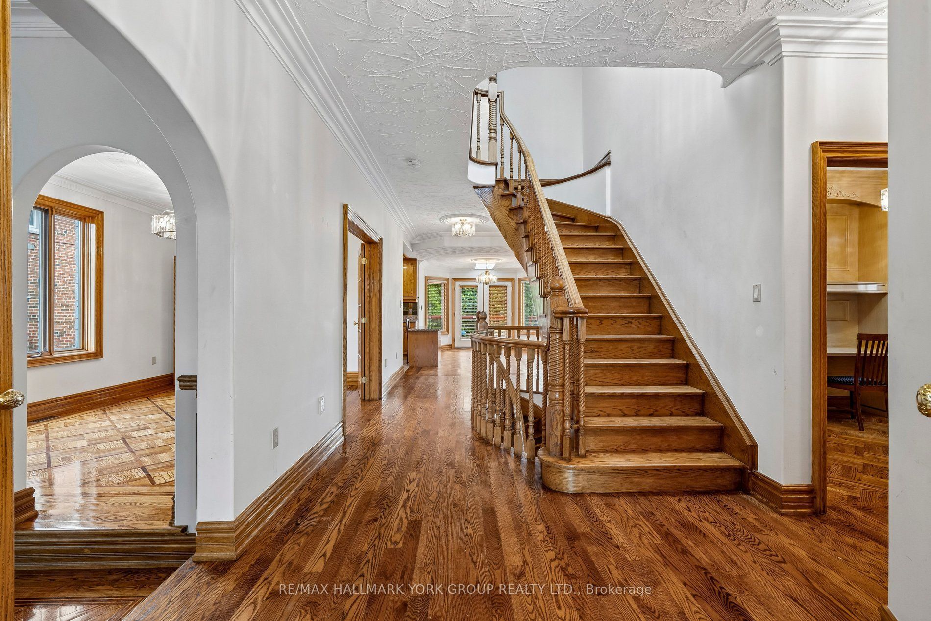Unit M/F&2/F - 185 Goulding Avenue, North York 5