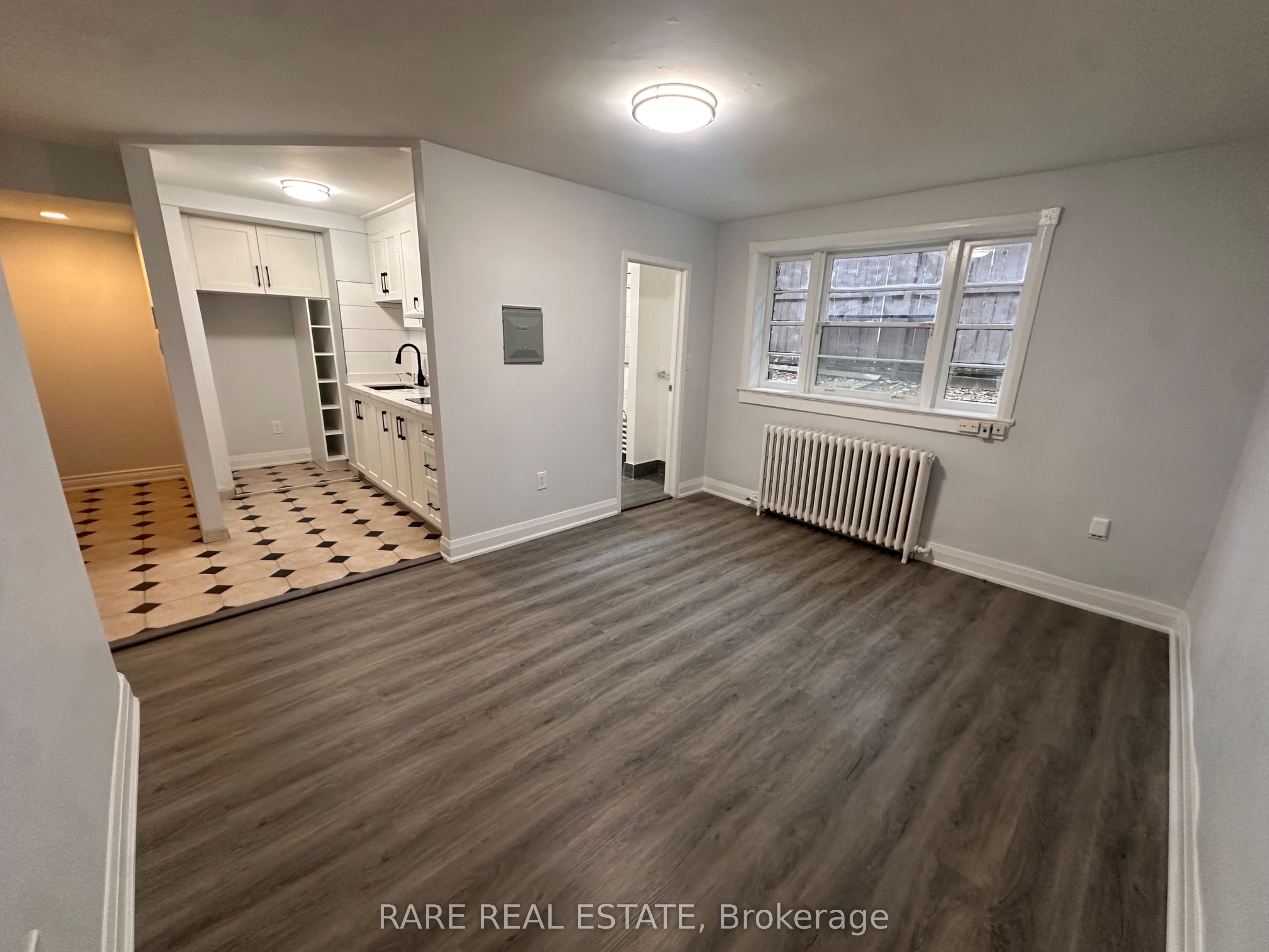 Unit 8 - 130 Macpherson Avenue, Toronto 2