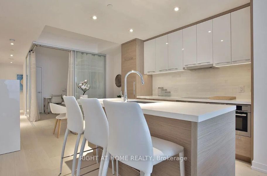 Unit 4208 - 488 University Avenue, Toronto 3