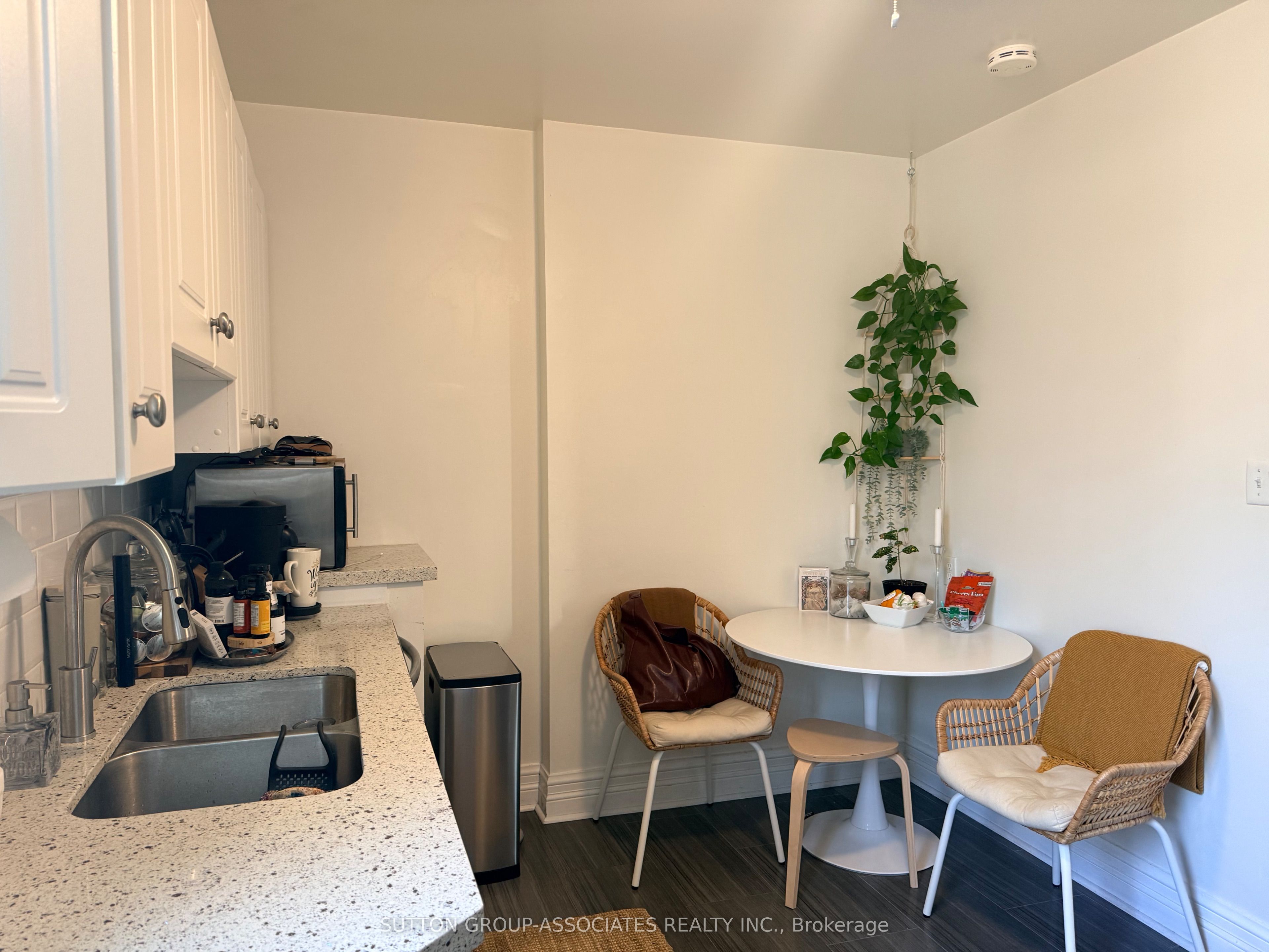 Unit Main - 184 Madison Avenue, Toronto 5