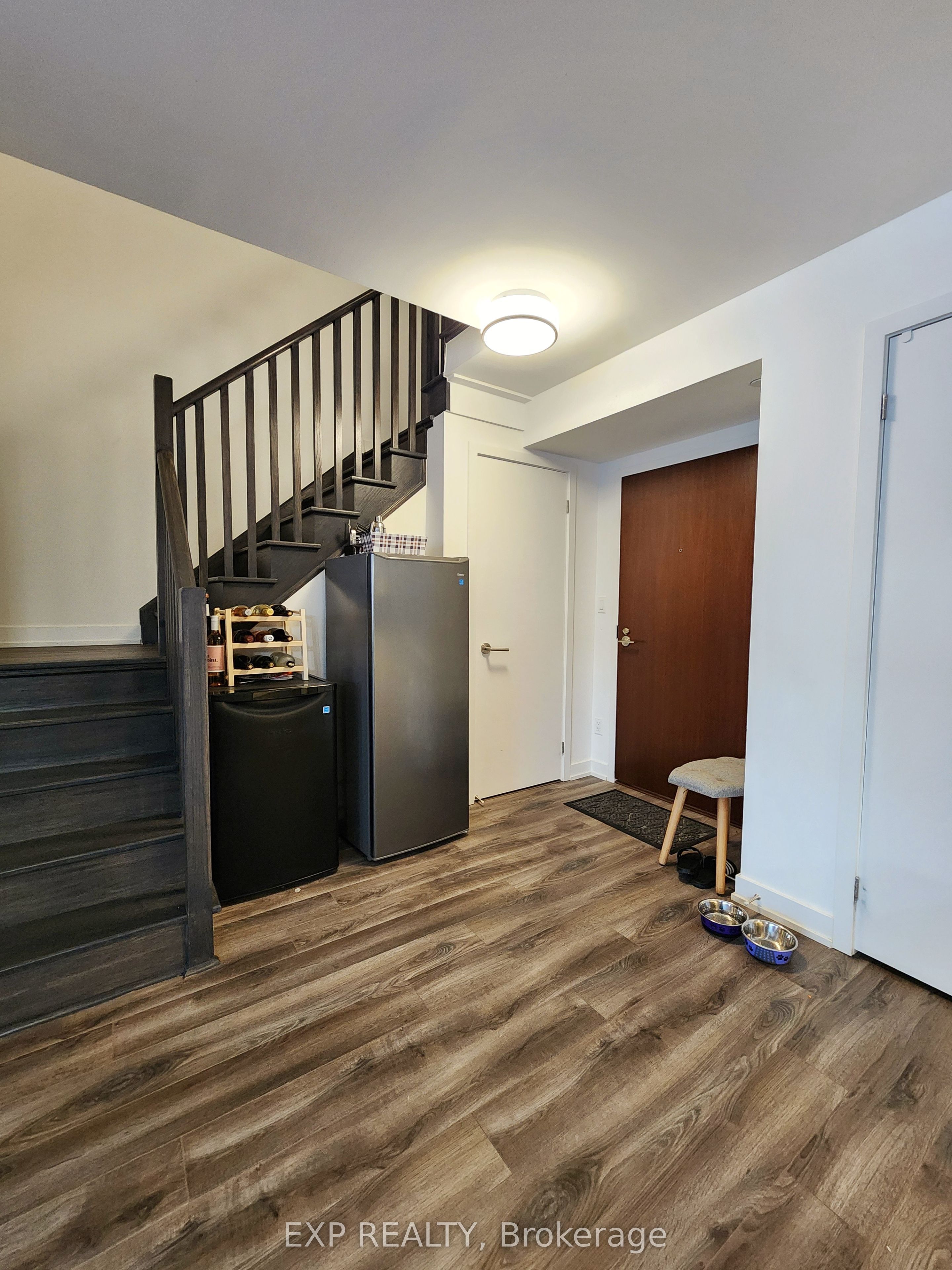 Unit 7 - 106 Varna Drive, North York 5