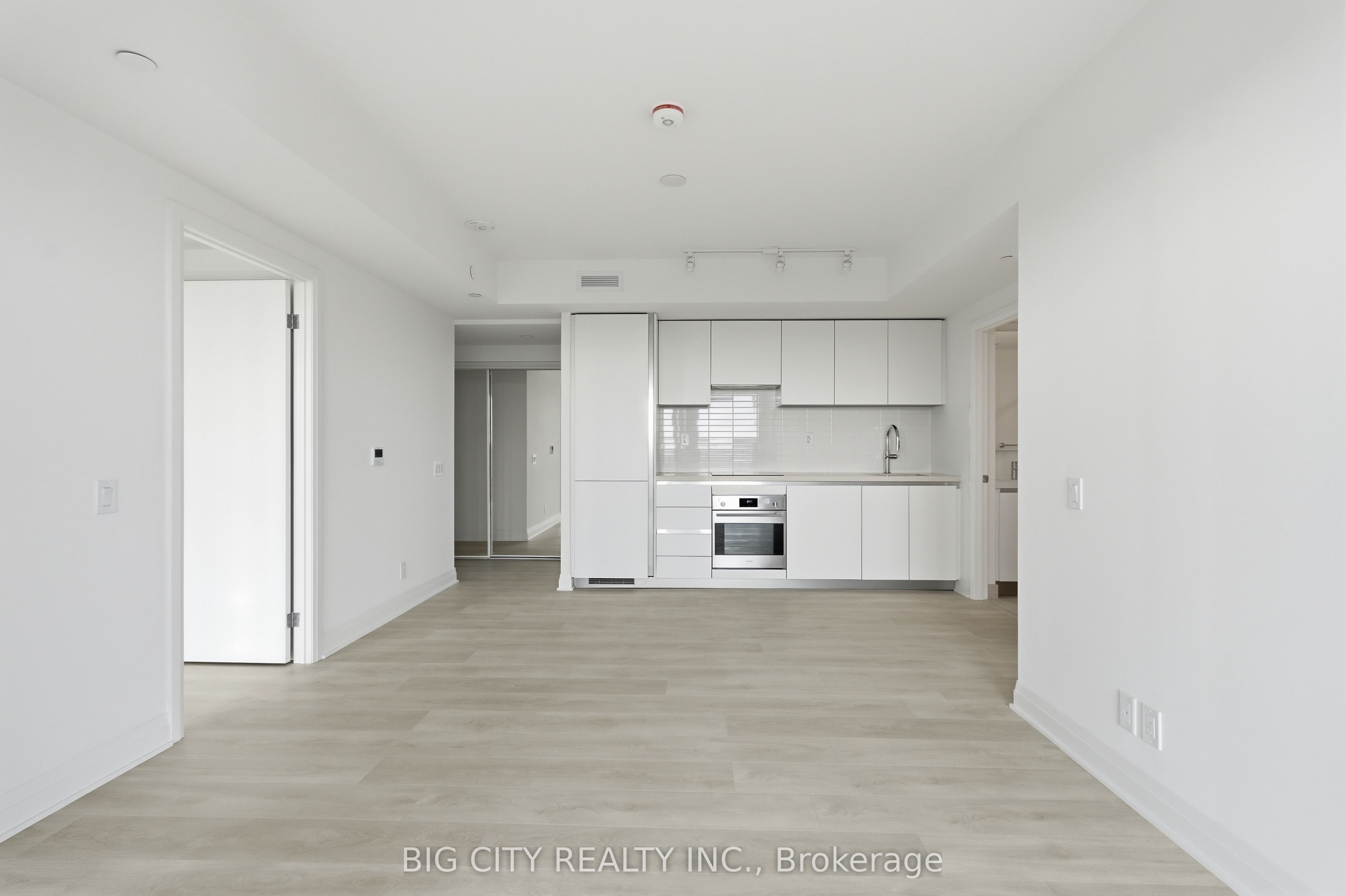 Unit 610 - 25 Frederick Todd Way, Toronto 4