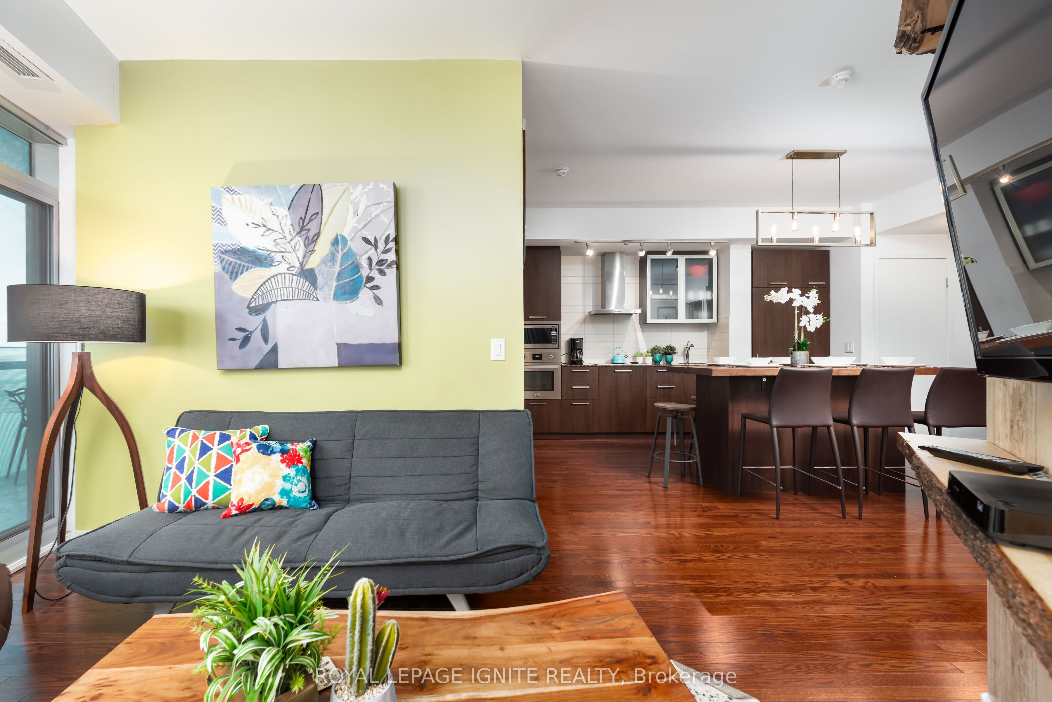 Unit 3303 - 14 York Street, Toronto 4