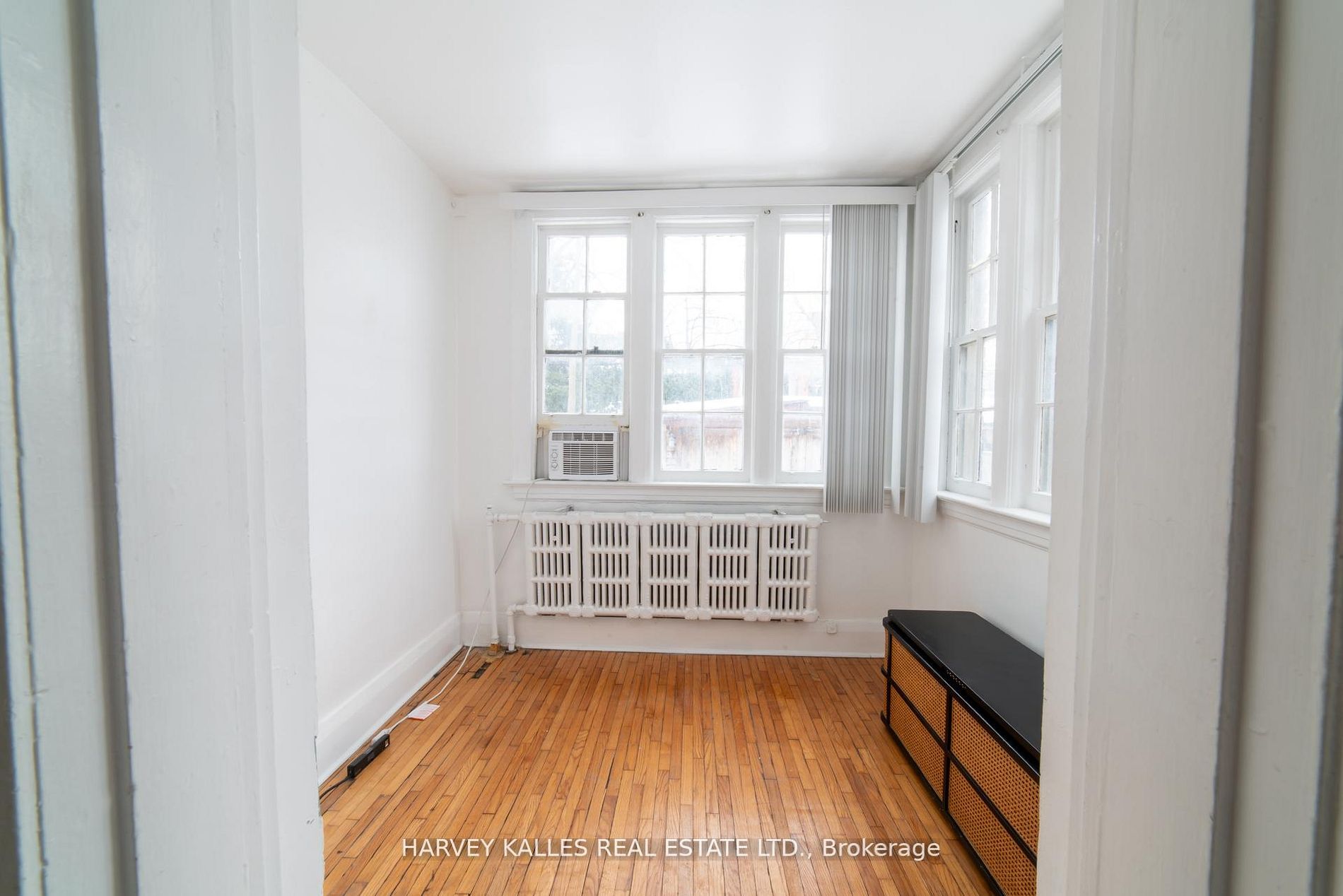 Unit 100 - 678 Huron Street, Toronto 5