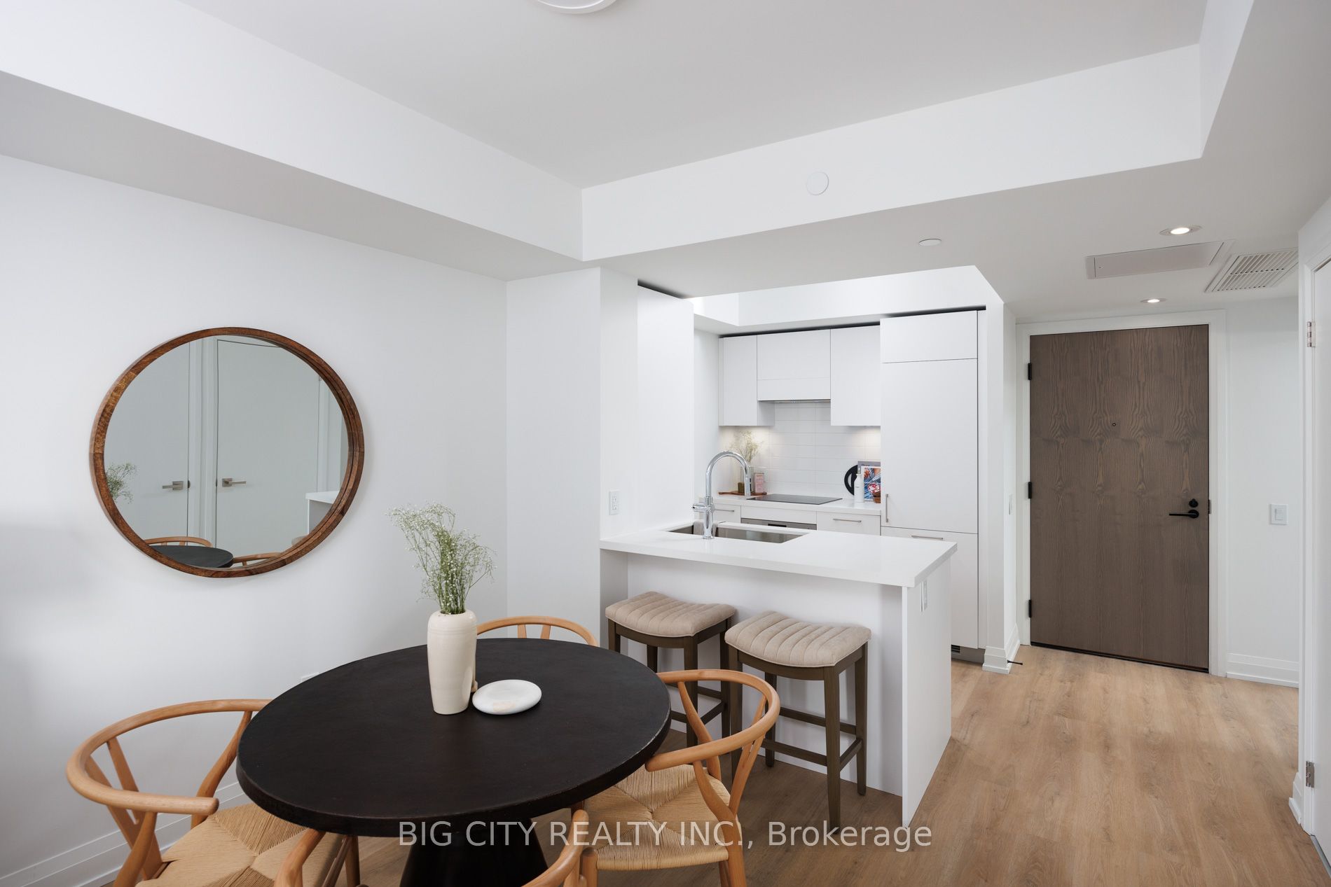 Unit 904 - 36 Brentcliffe Road, Toronto 5