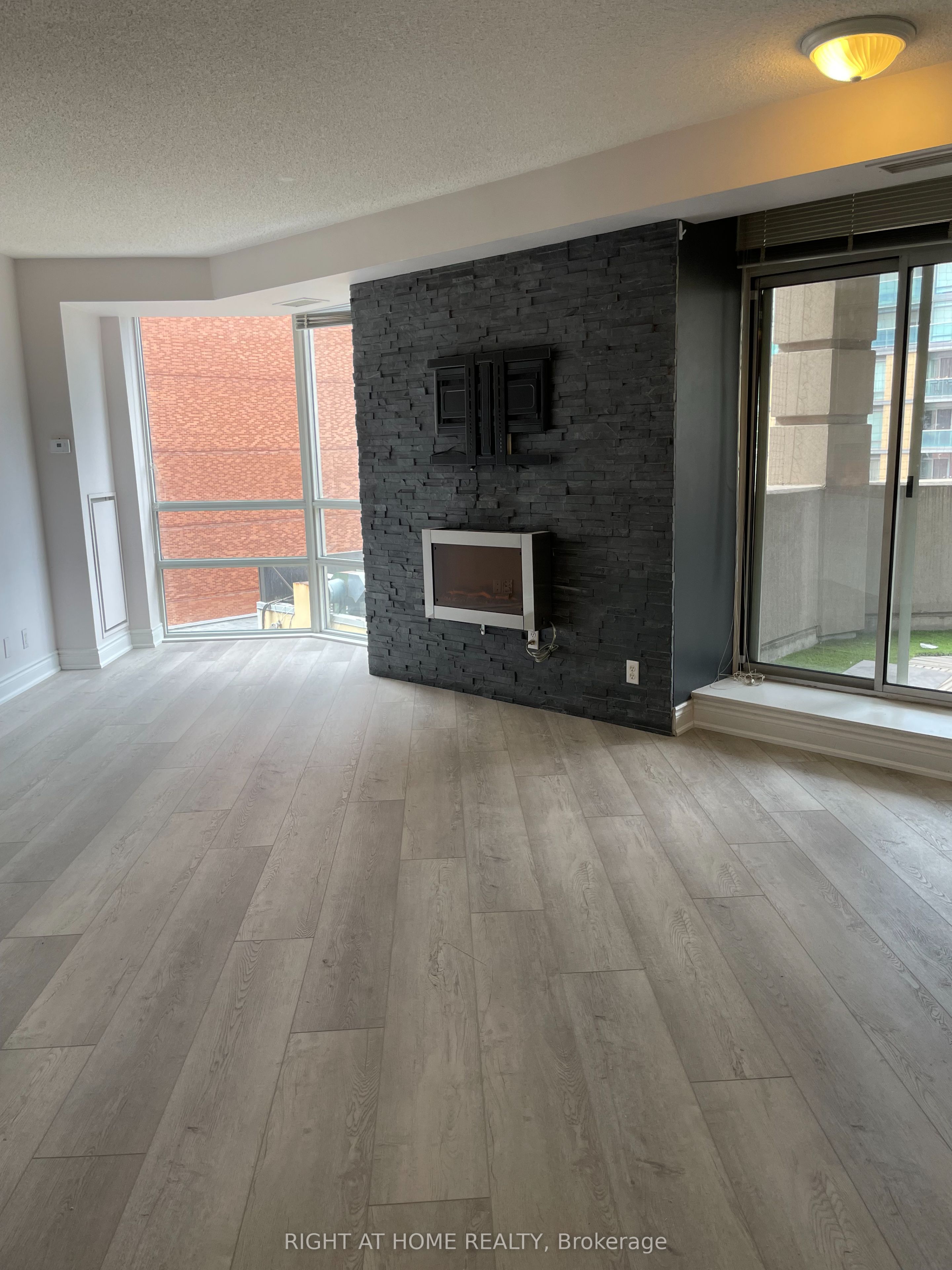 Unit 407 - 20 Collier Street, Toronto 3
