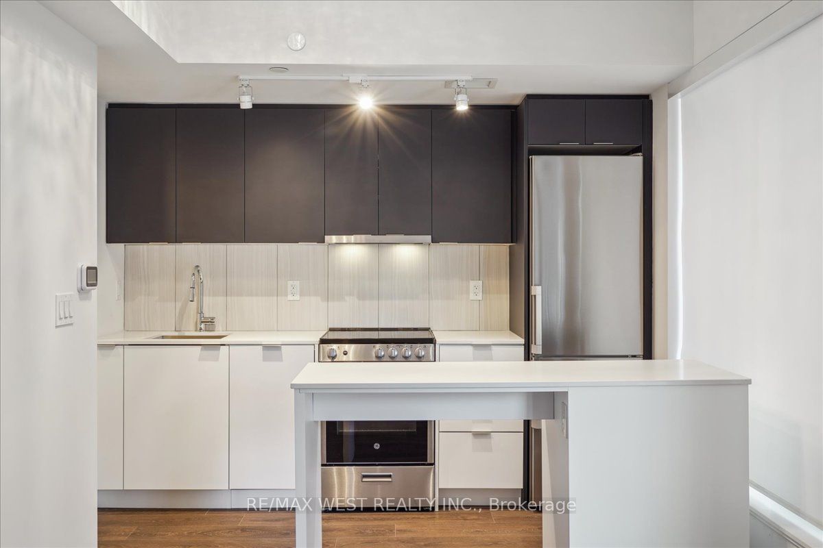 Unit 426 - 8 Tippett Road, North York 4