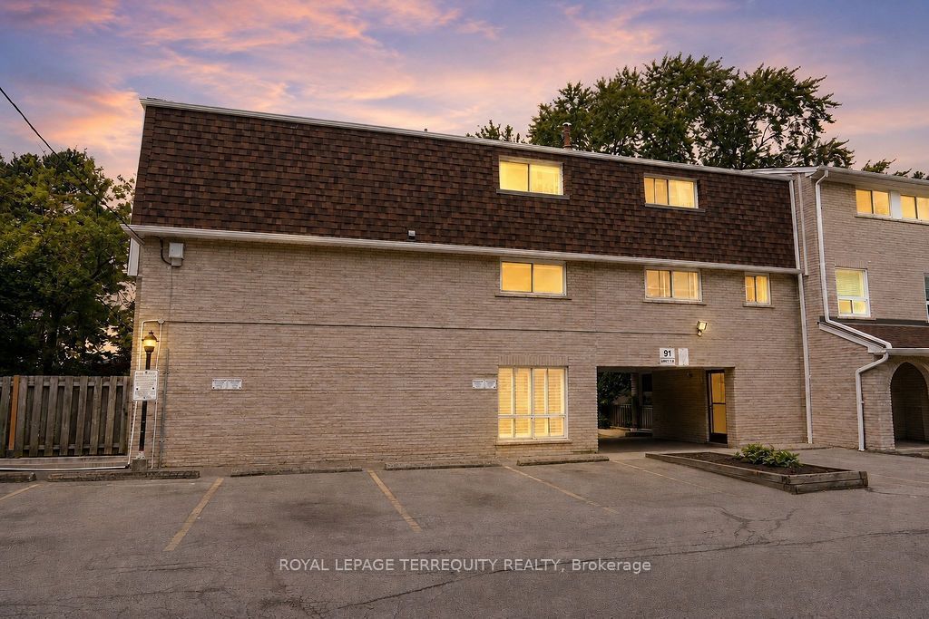 Unit 7 - 91 Rameau Drive, North York 2