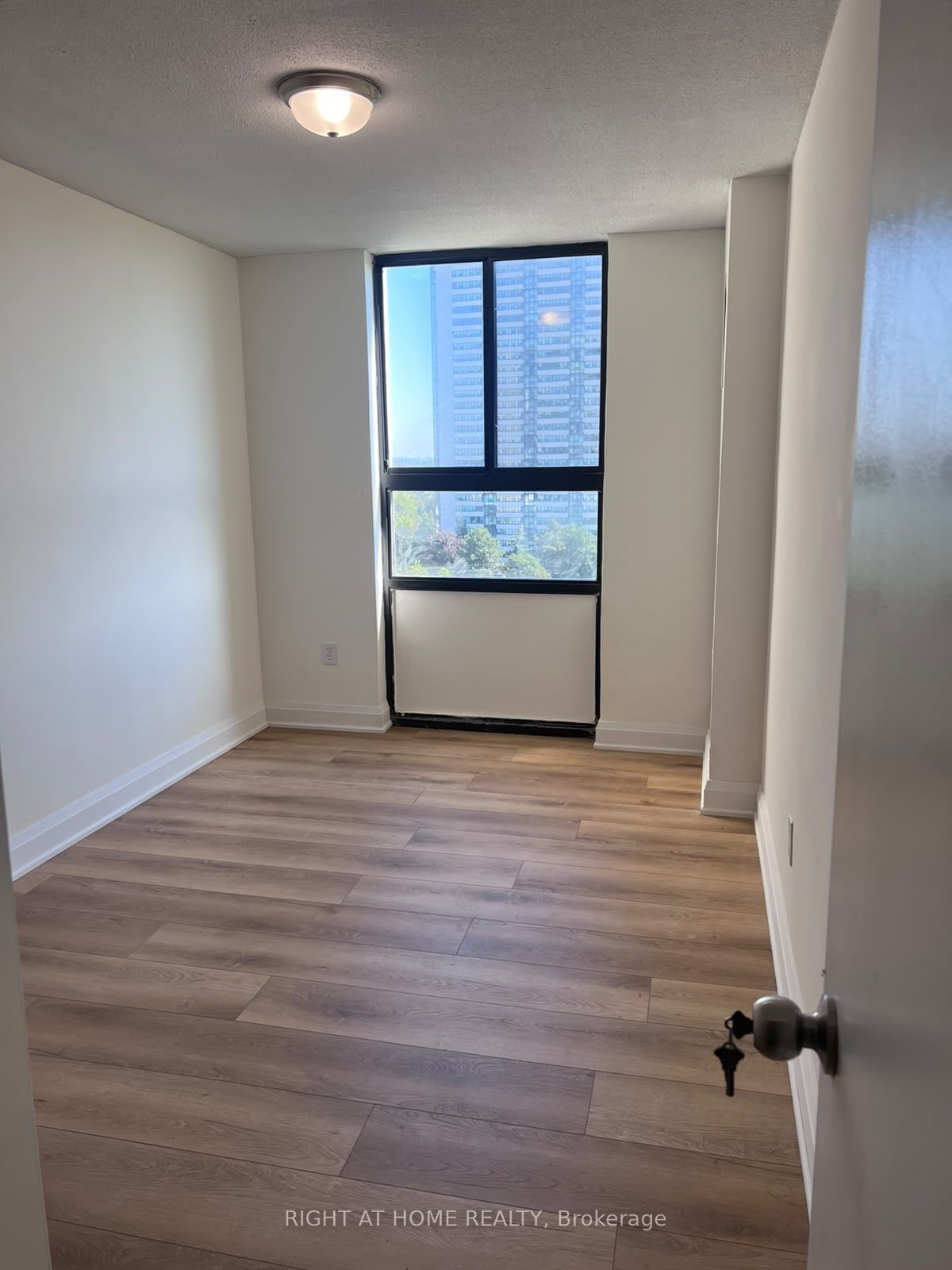 Unit 1602-Room - 350 Seneca Hill Drive, North York 4
