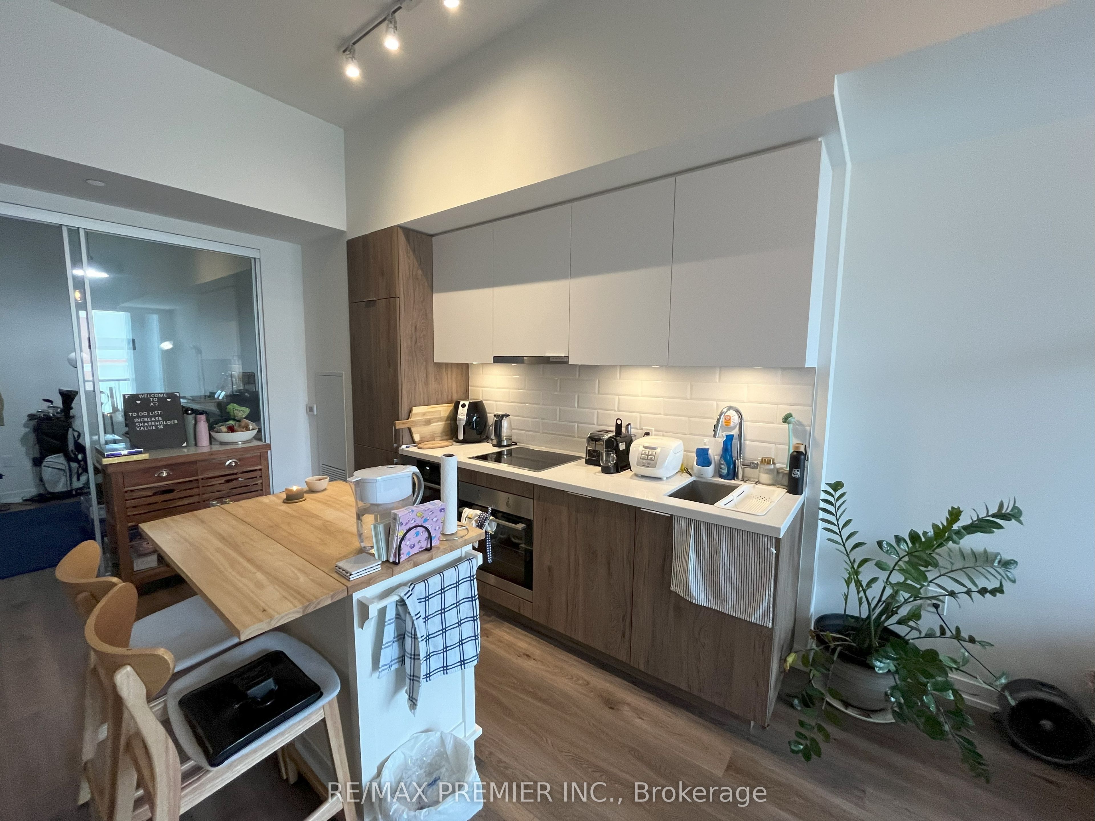Unit 716 - 158 Front Street E, Toronto 5