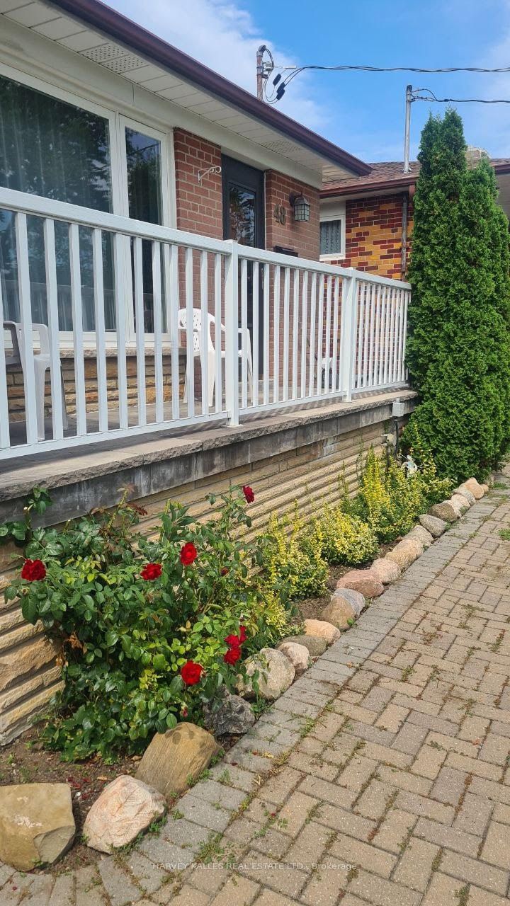 48 Green Bush Road, North York 2