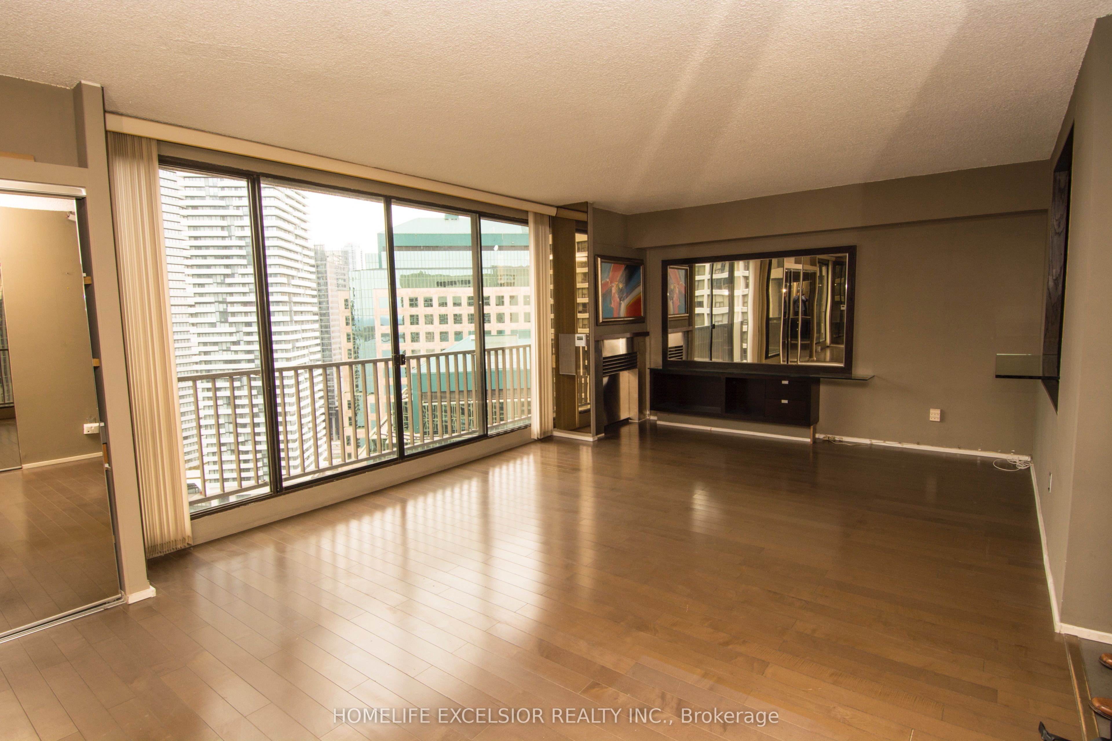 Unit 3227 - 33 Harbour Square, Toronto 4