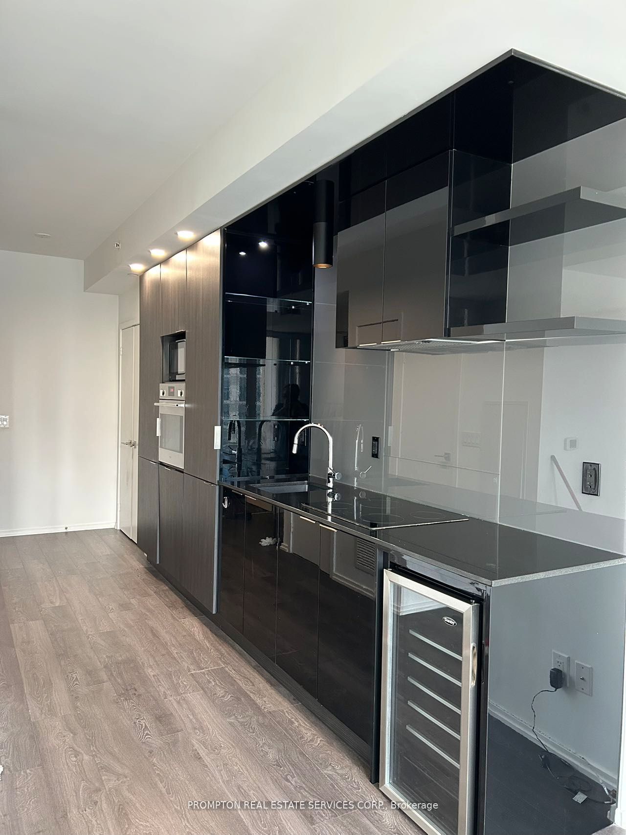 Unit 2005 - 70 Temperance Street, Toronto 2