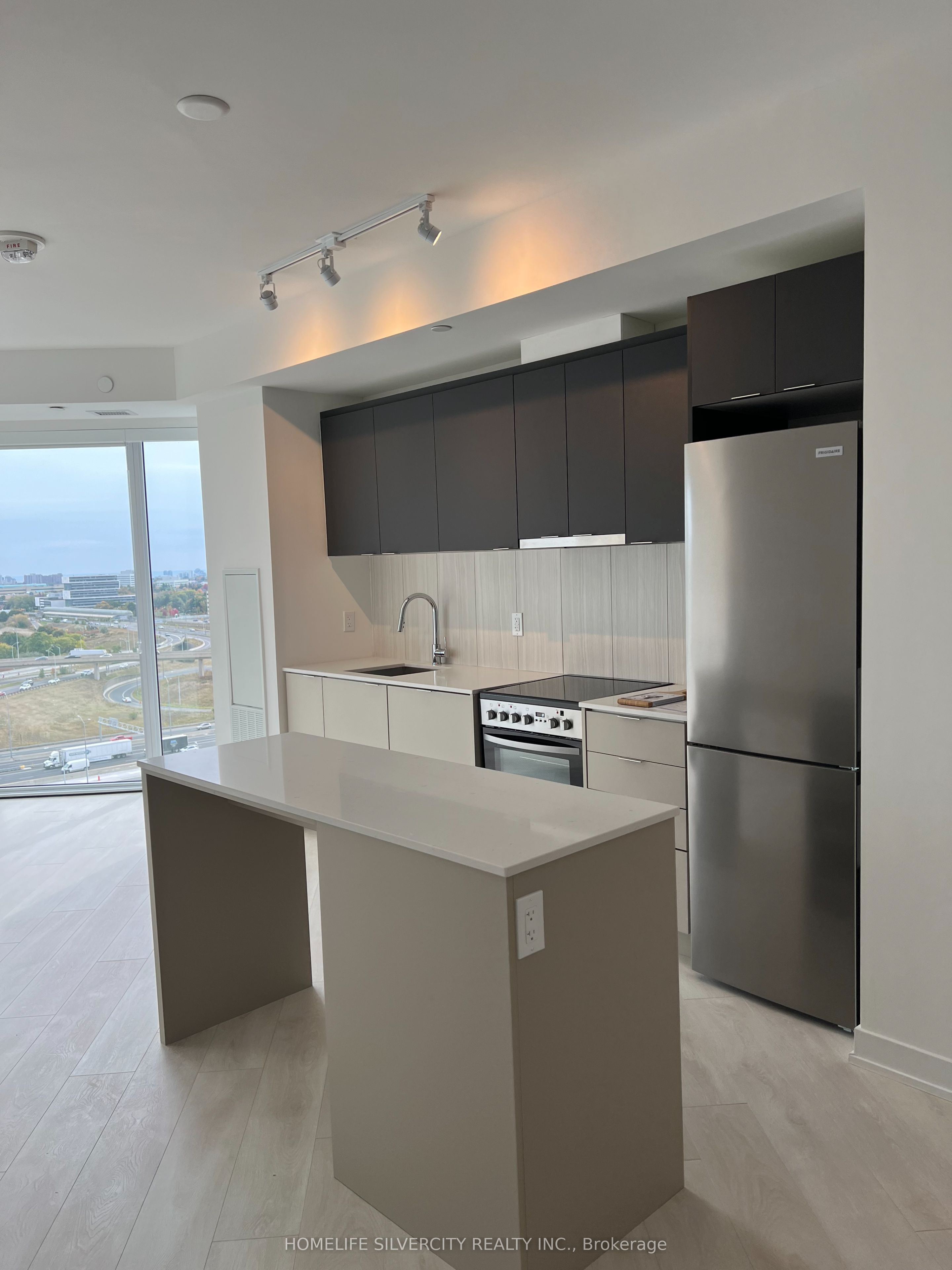 Unit 1505 - 8 Tippett Road, North York 4