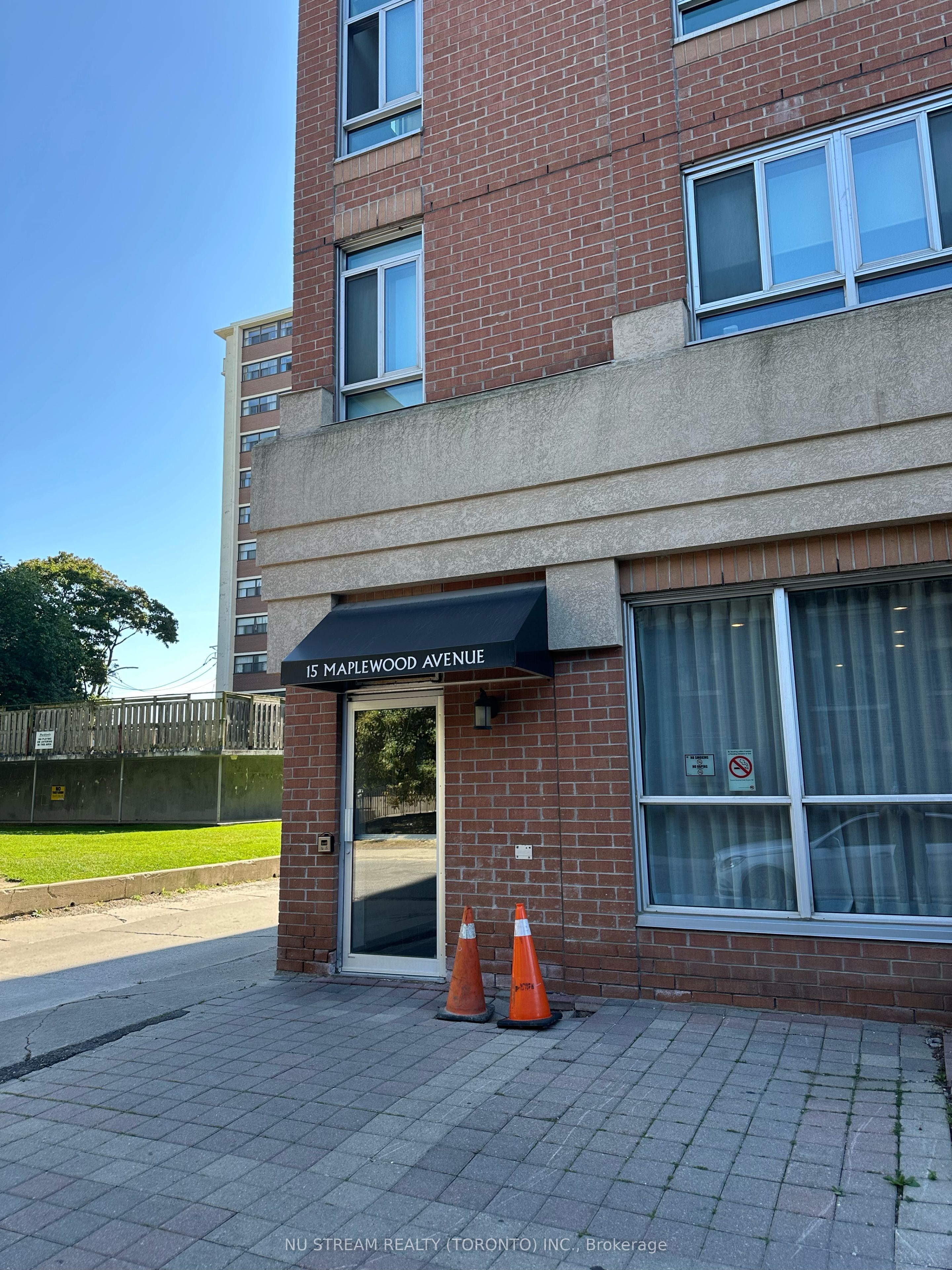 Unit 910 - 15 Maplewood Avenue, Toronto 2