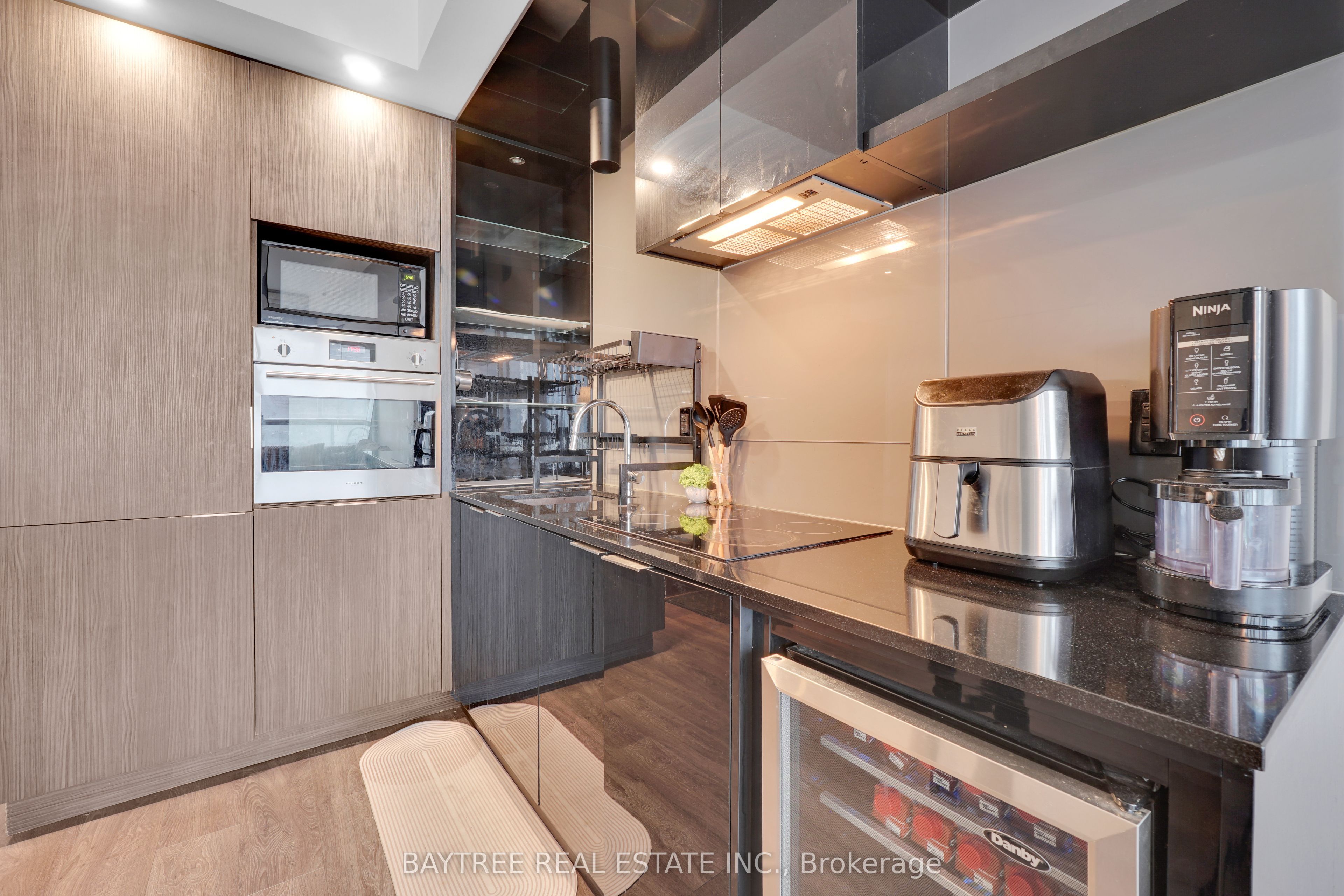 Unit 2610 - 70 Temperance Street, Toronto 3