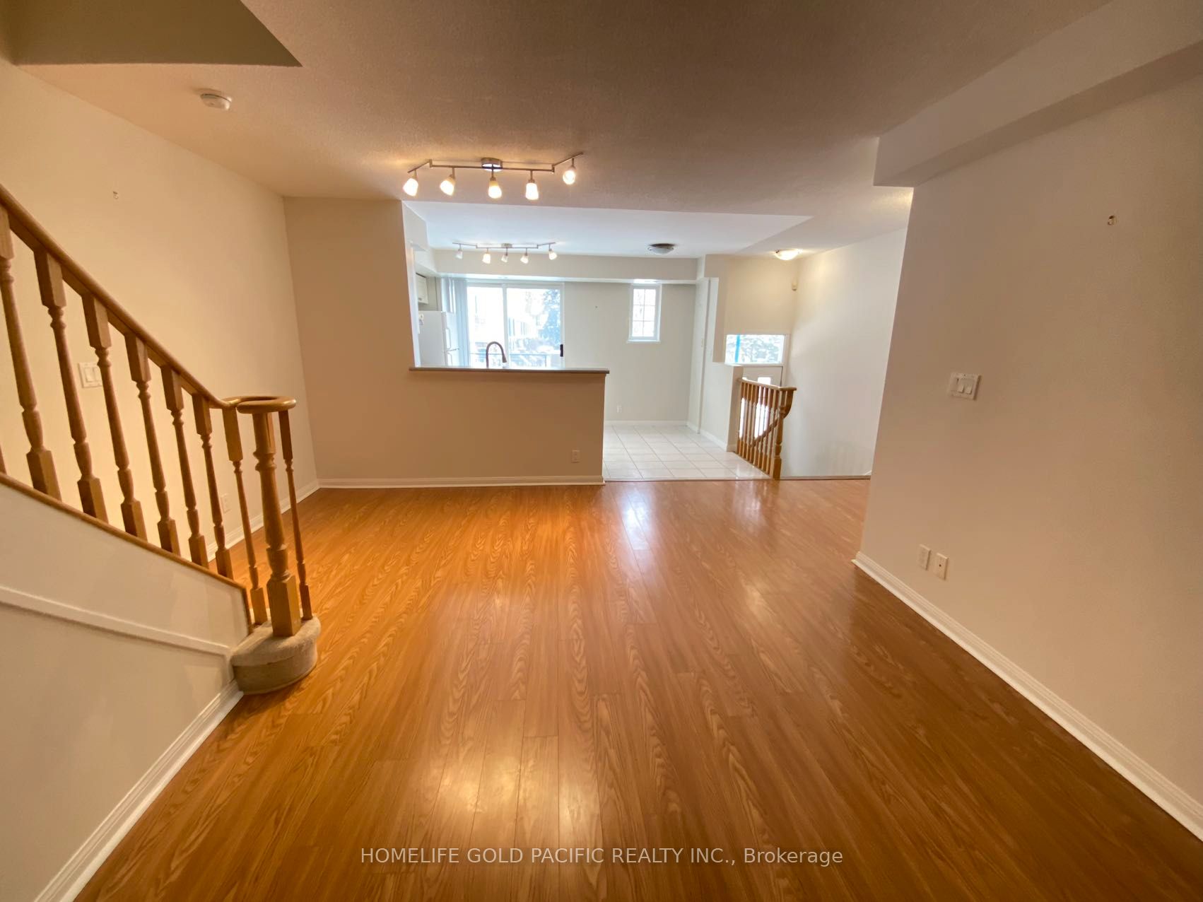 Unit 1116 - 28 Sommerset Way, North York 2