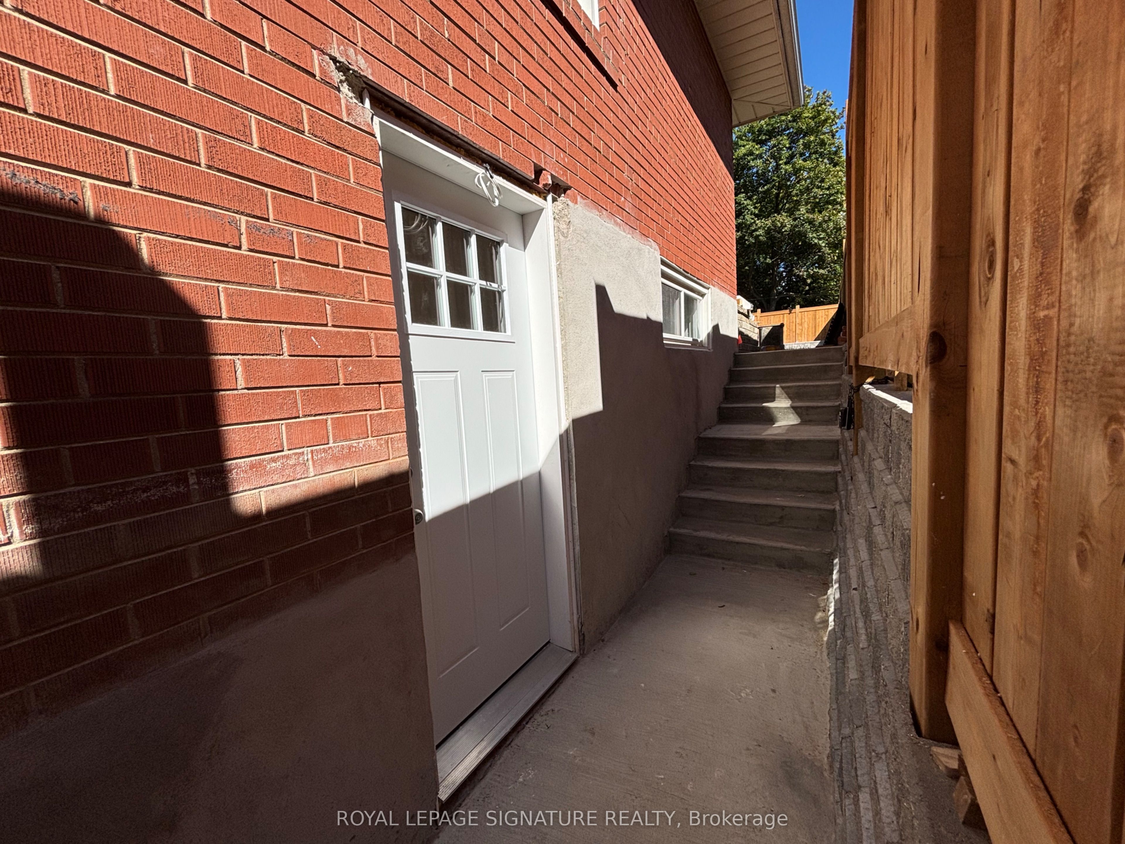 Unit Lower - 145 Sloane Avenue, North York 2