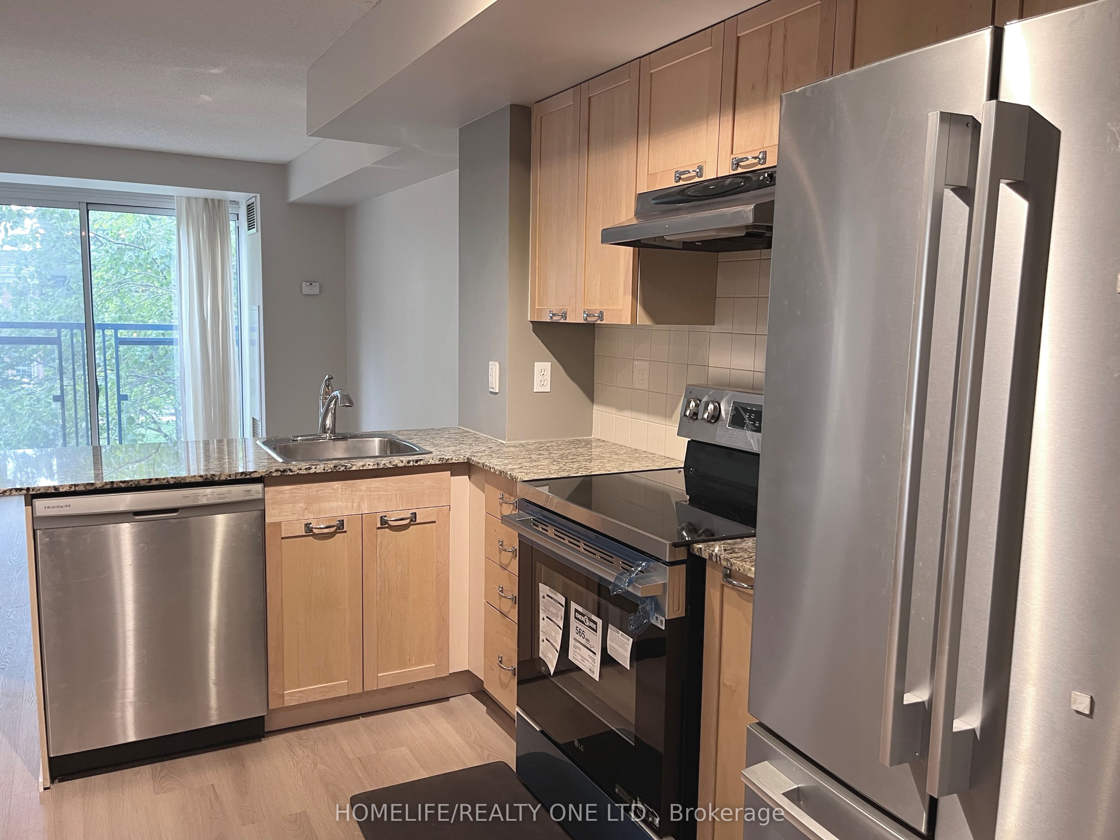 Unit 206 - 75 Dalhousie Street, Toronto 4