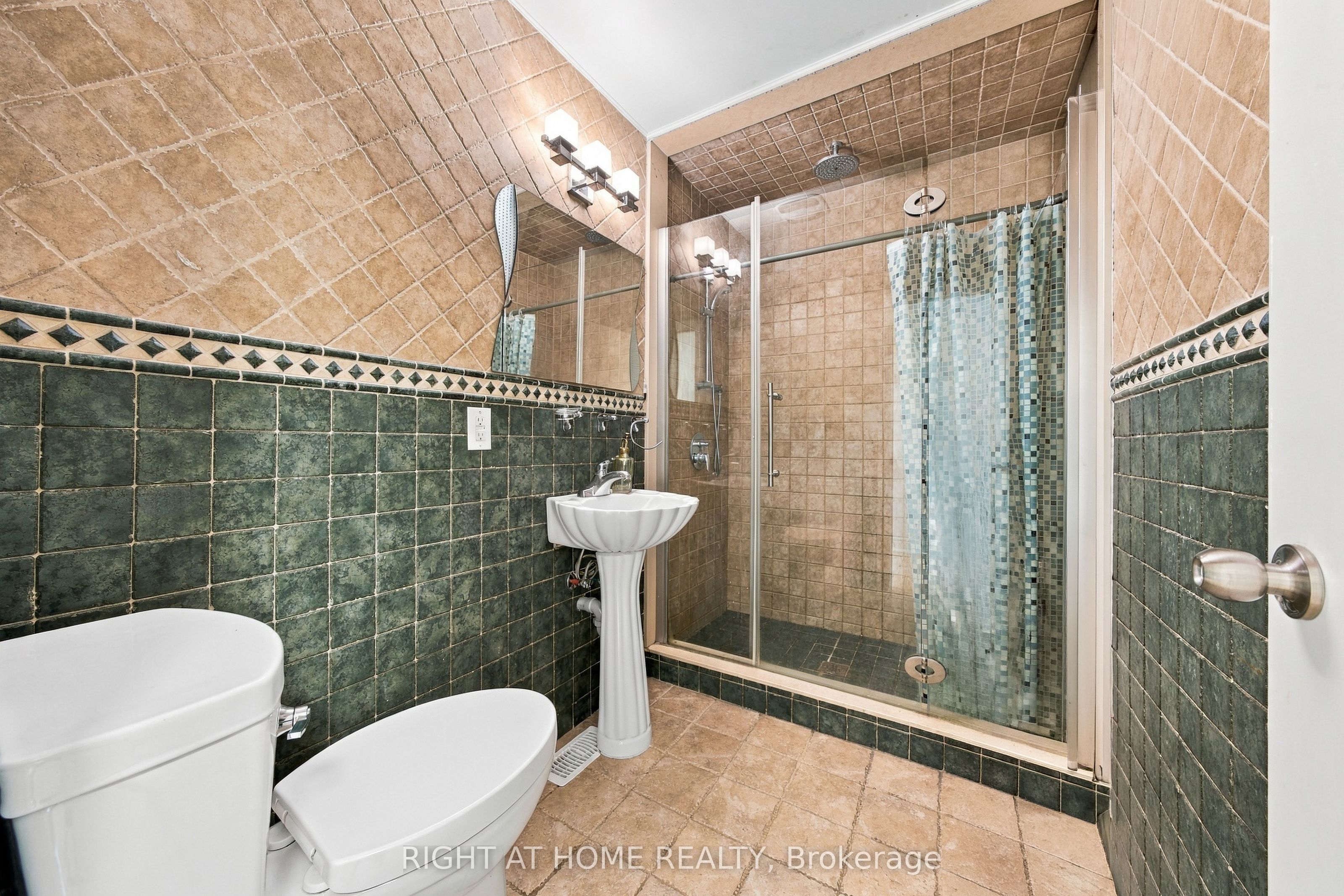 Unit 1 - 490 Brock Avenue, Toronto 5