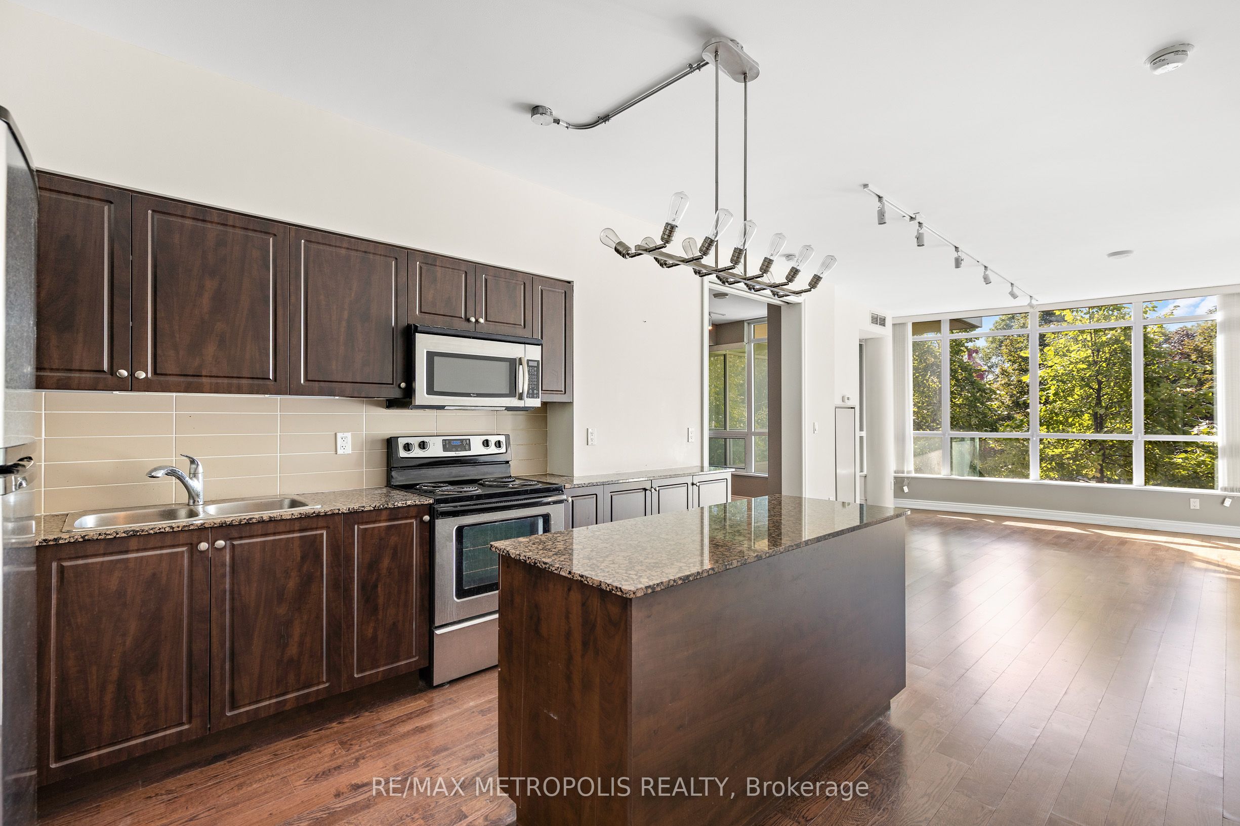 Unit 208 - 215 Fort York Boulevard, Toronto 5
