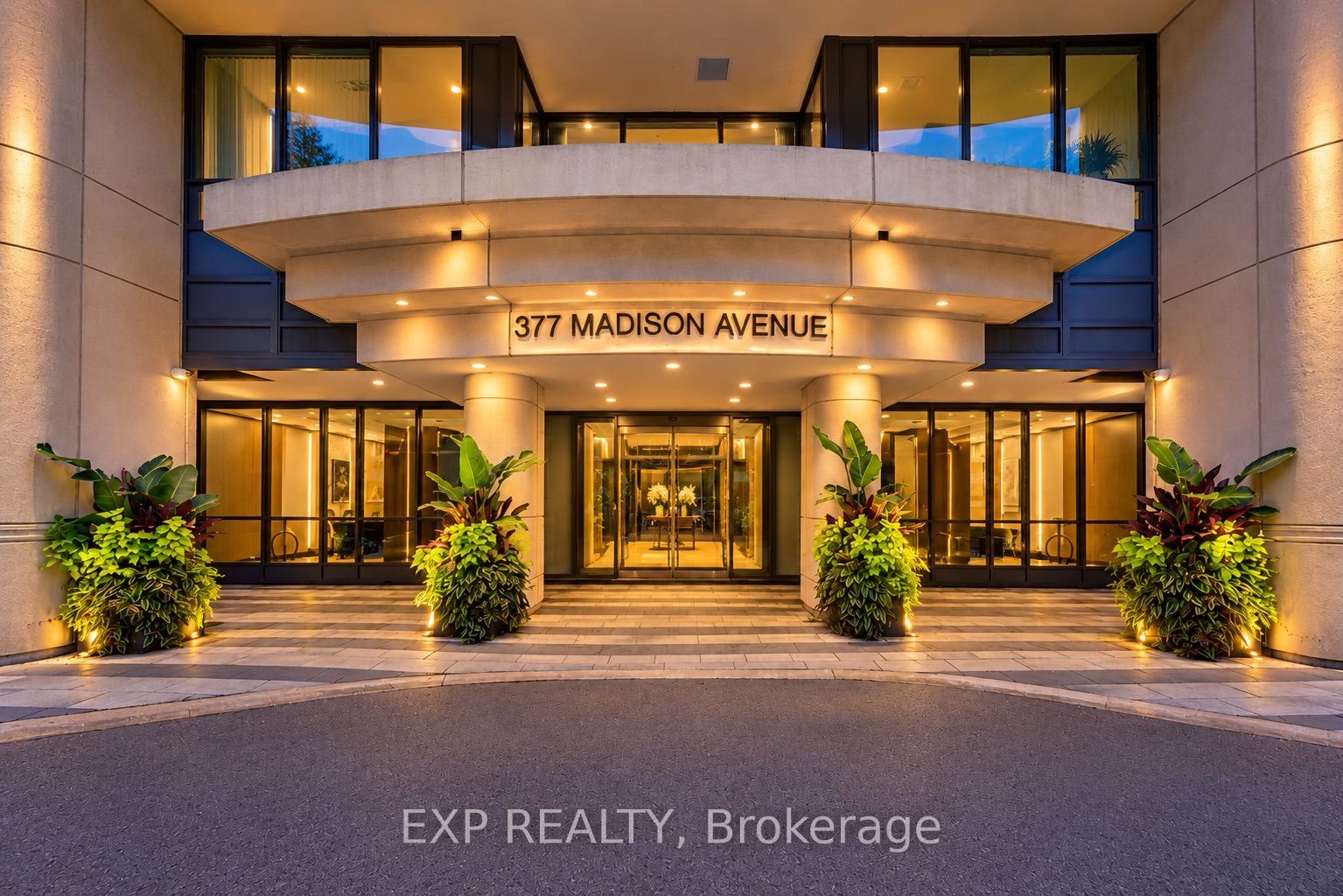 Unit 216 - 377 Madison Avenue, Toronto 2