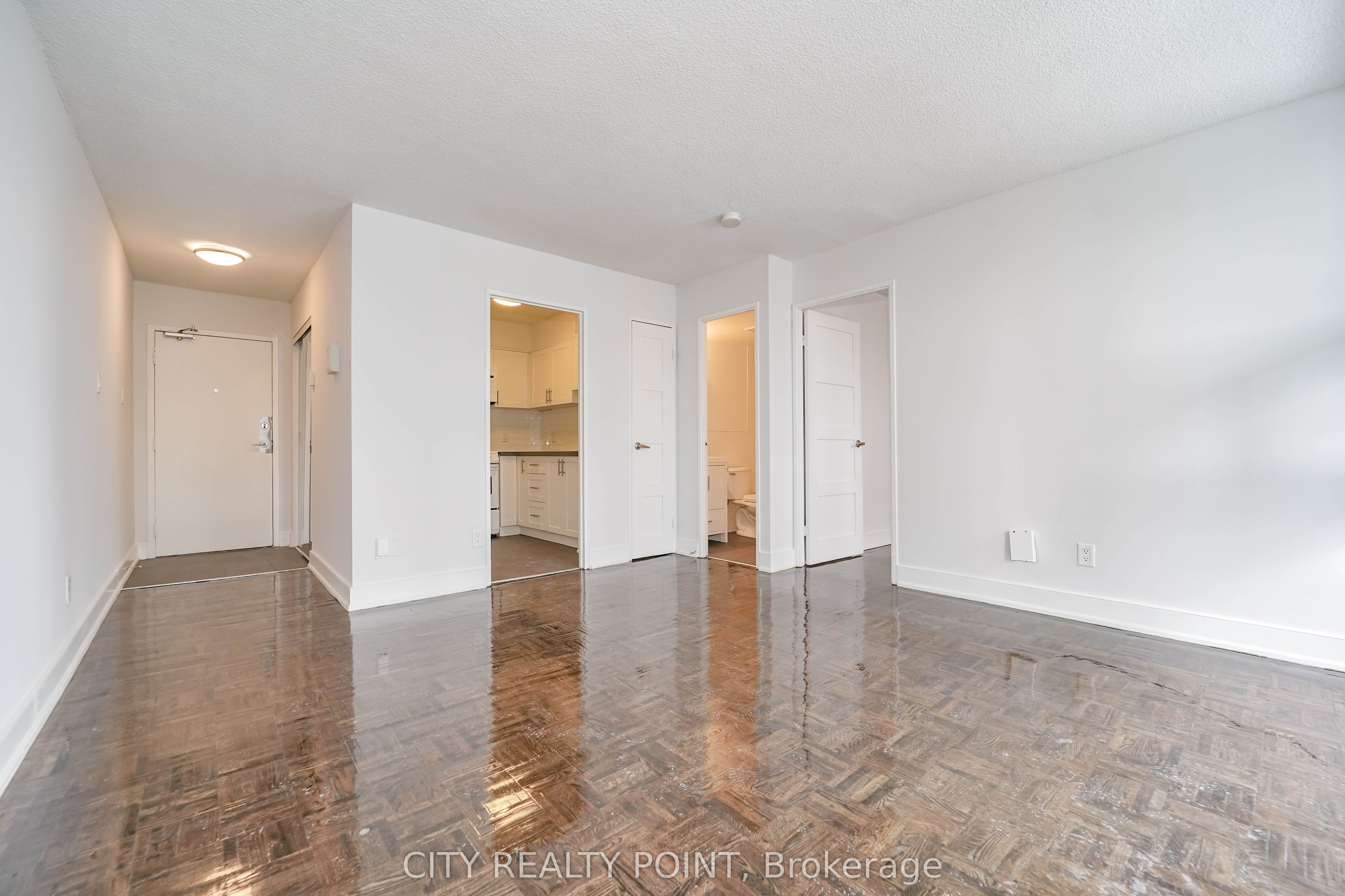 Unit 402 - 33 Isabella Street, Toronto 2