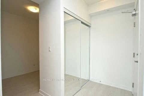 Unit 915 - 20 Bruyeres Mews, Toronto 2