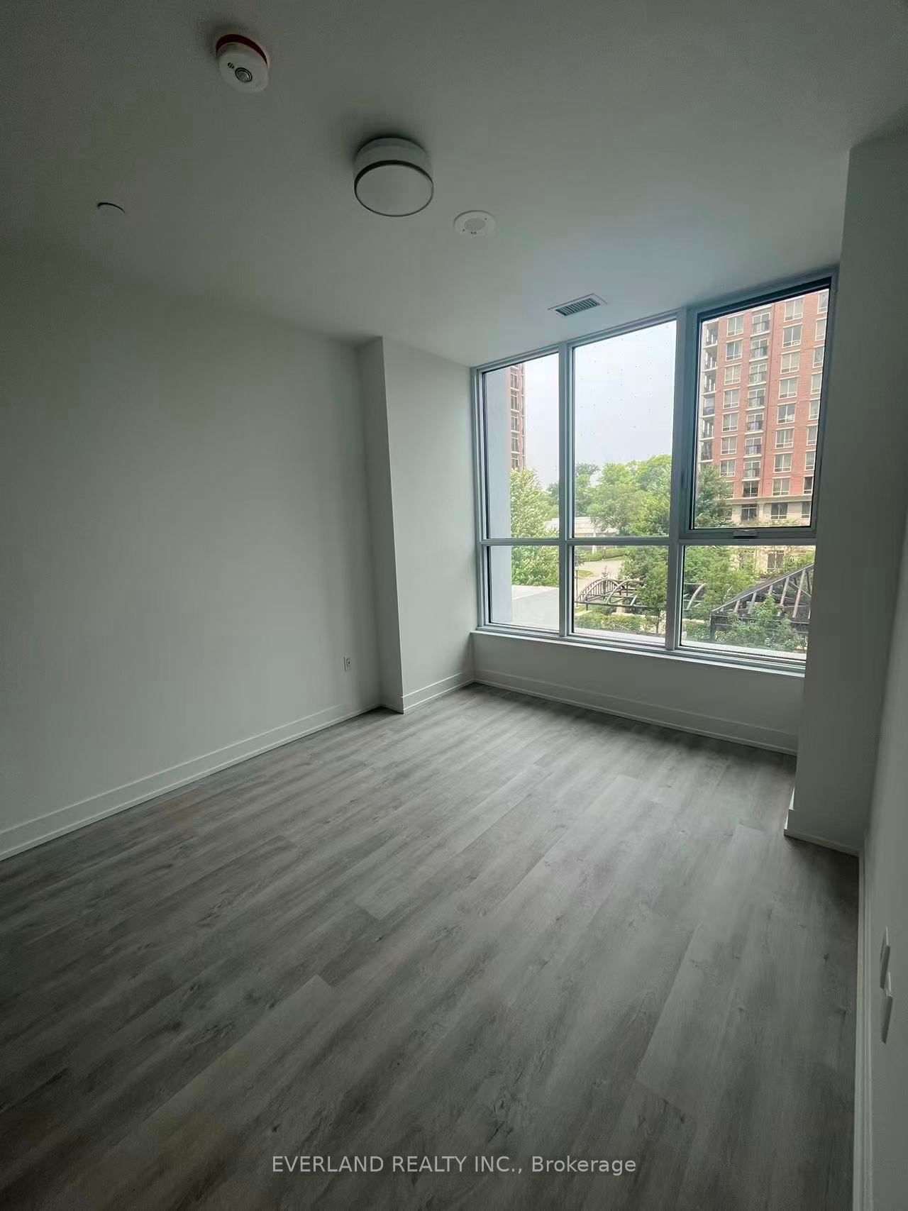 Unit 443 - 20 Inn On The Park Drive, North York 4