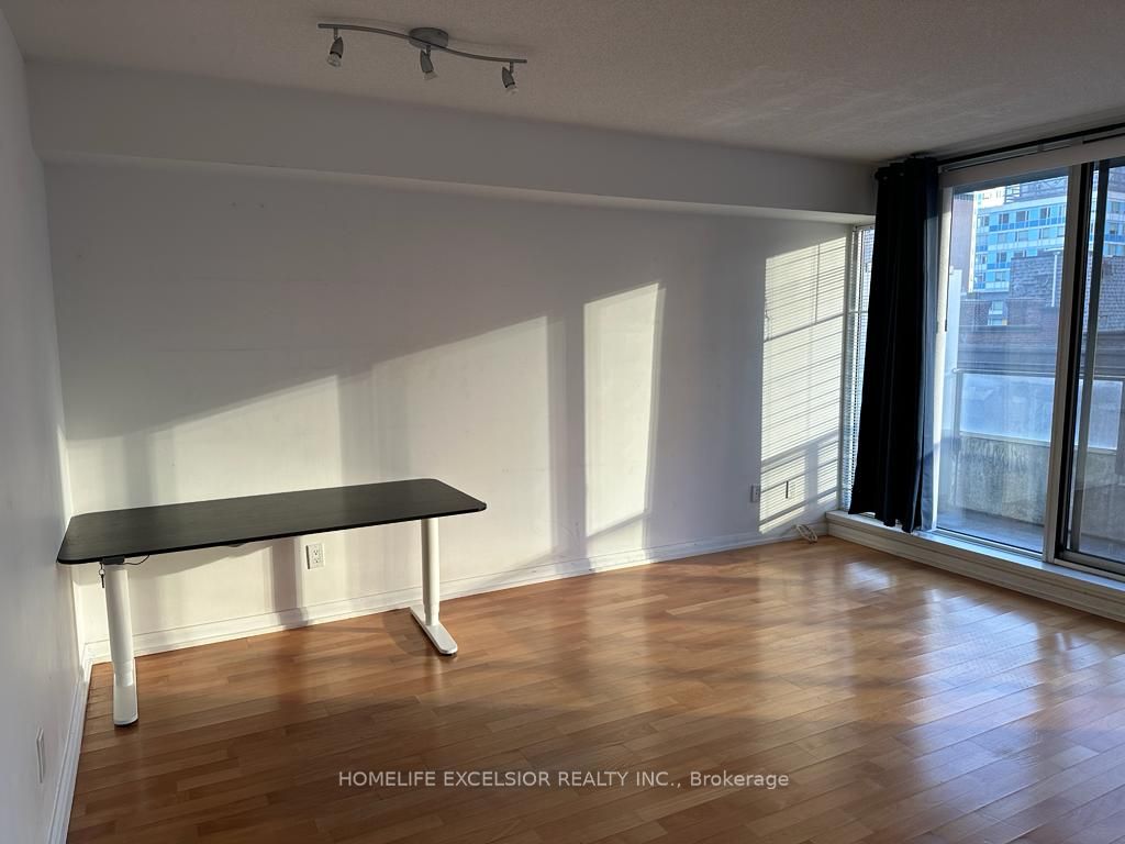 Unit 632 - 111 Elizabeth Street, Toronto 3