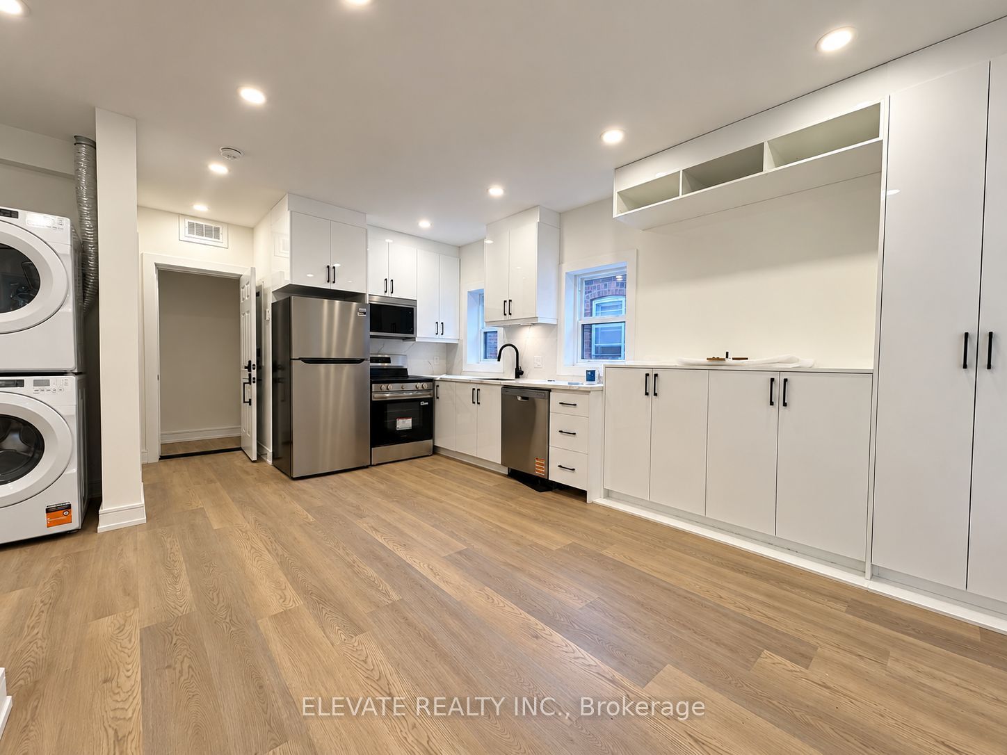 Unit 3 - 76 Burnaby Boulevard, Toronto 2
