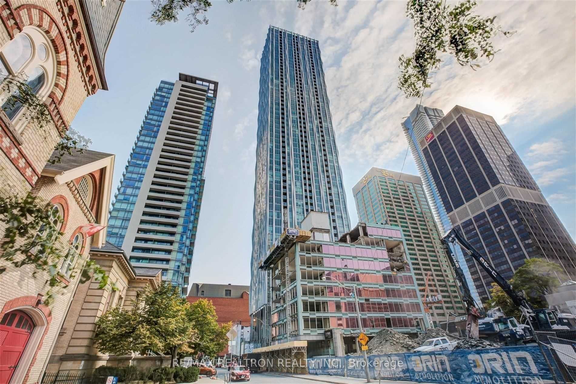 Unit 3404 - 1 Yorkville Avenue, Toronto 5