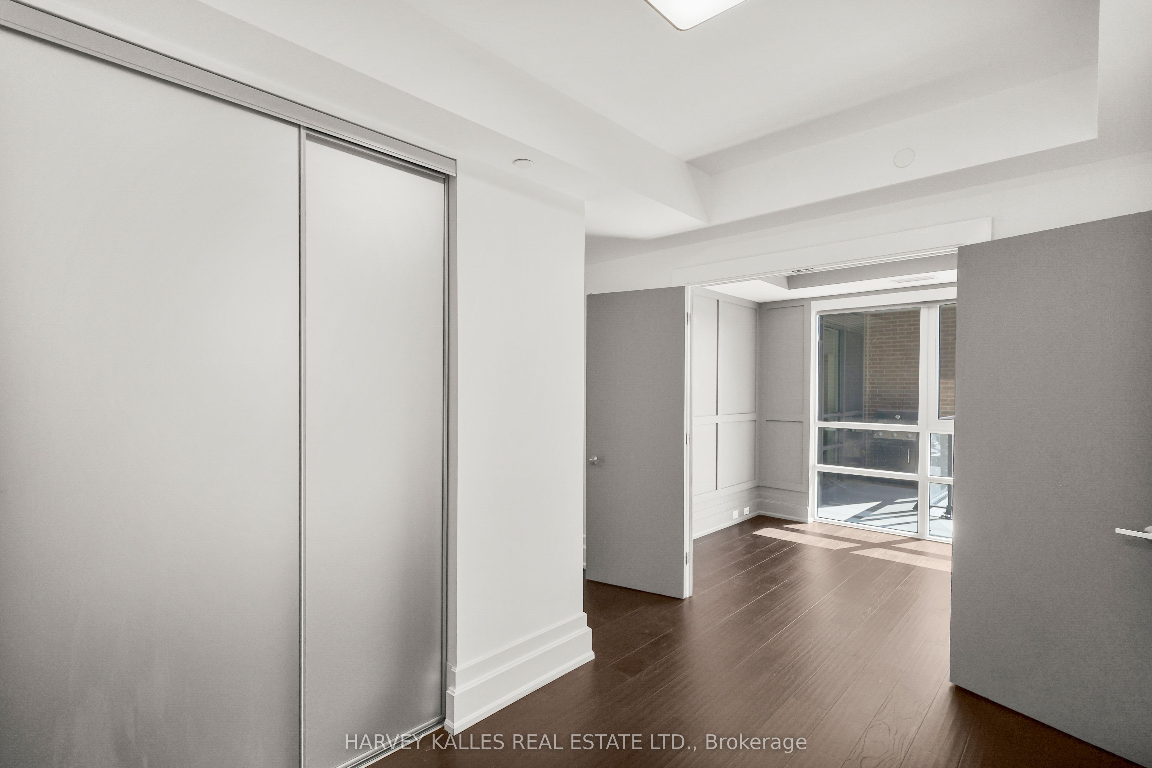 Unit 401 - 3 Southvale Drive, Toronto 5