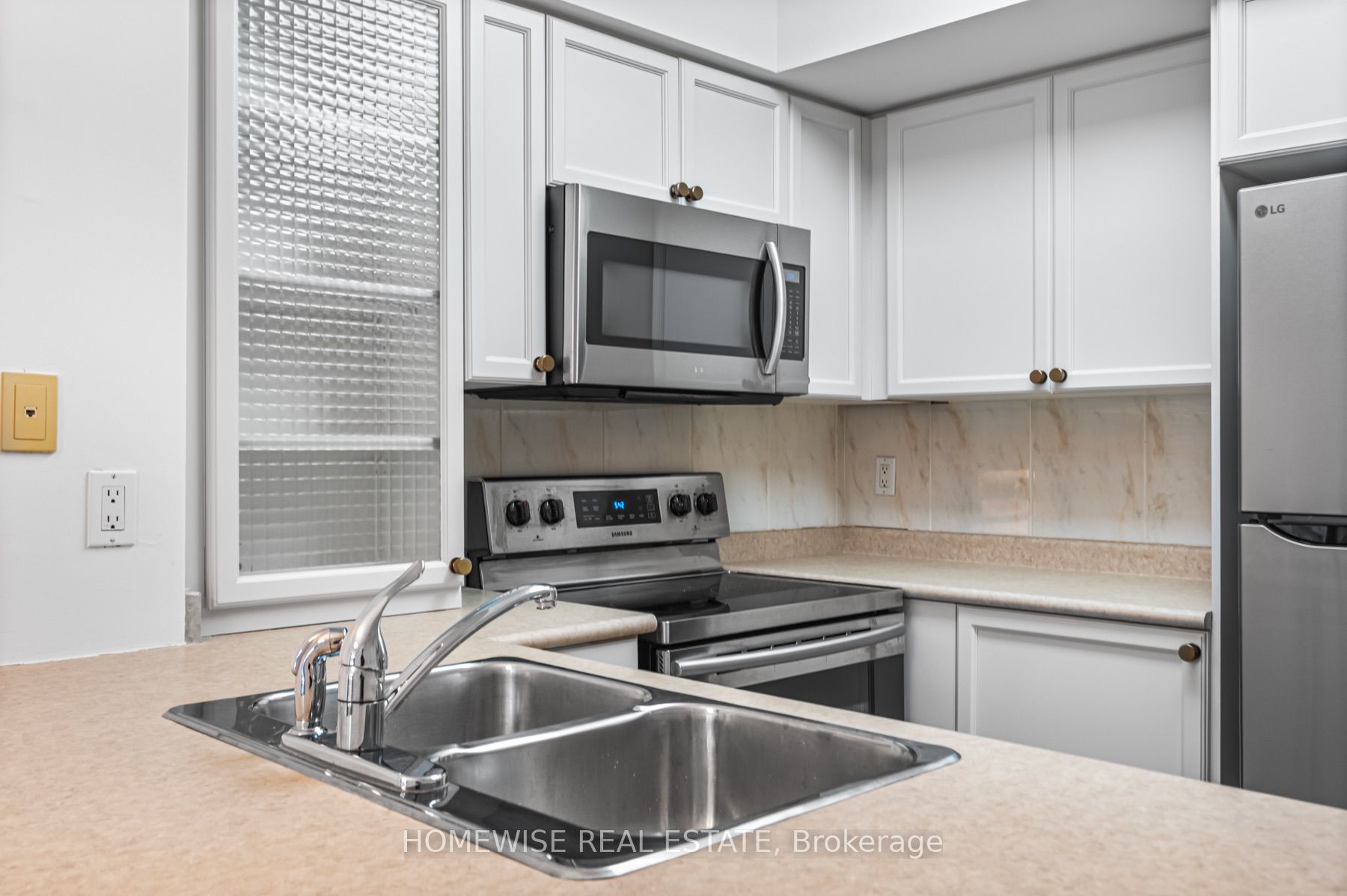 Unit 601 - 388 Bloor Street E, Toronto 5
