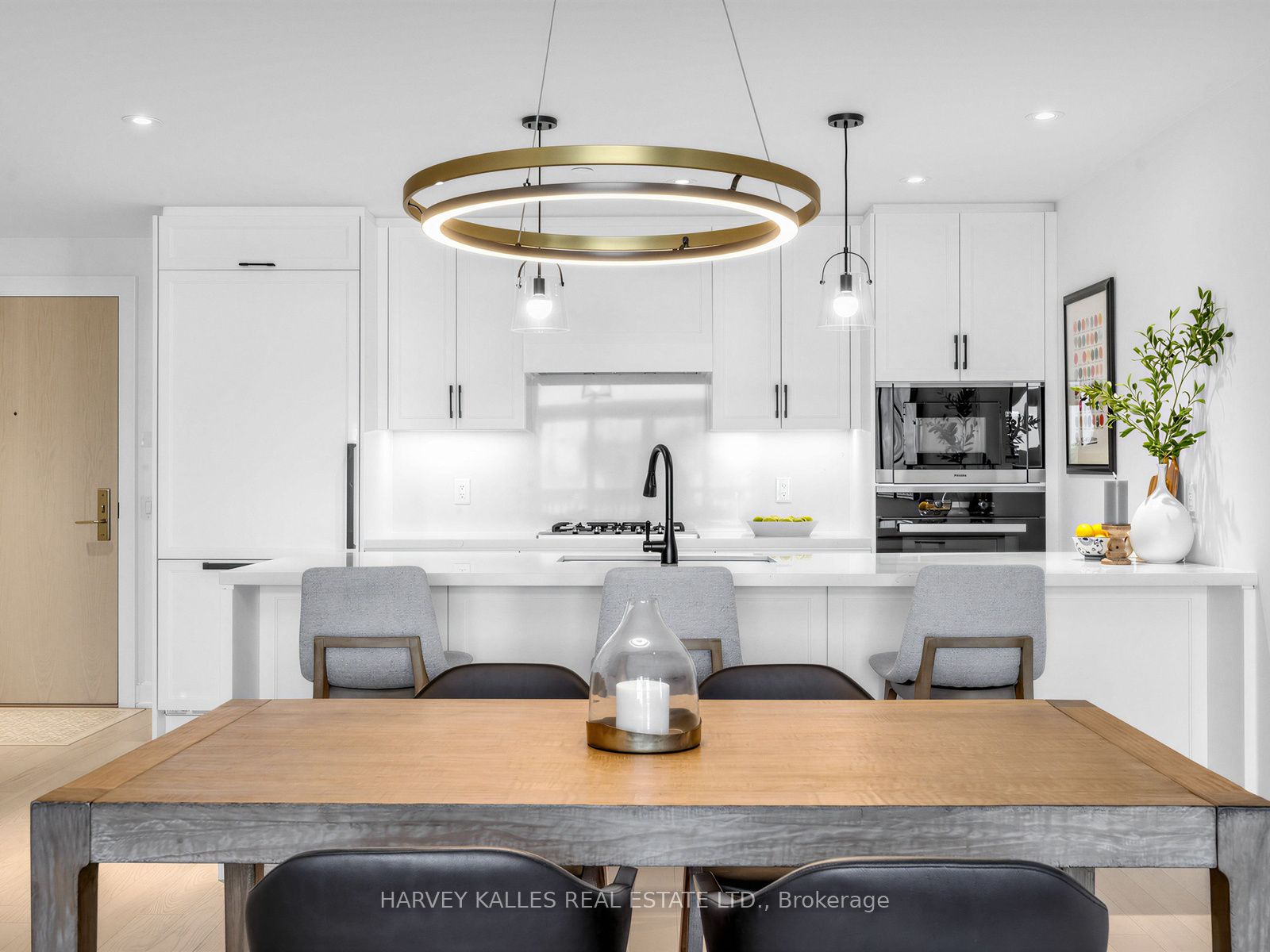 Unit 605 - 1 Strathgowan Avenue, Toronto 5