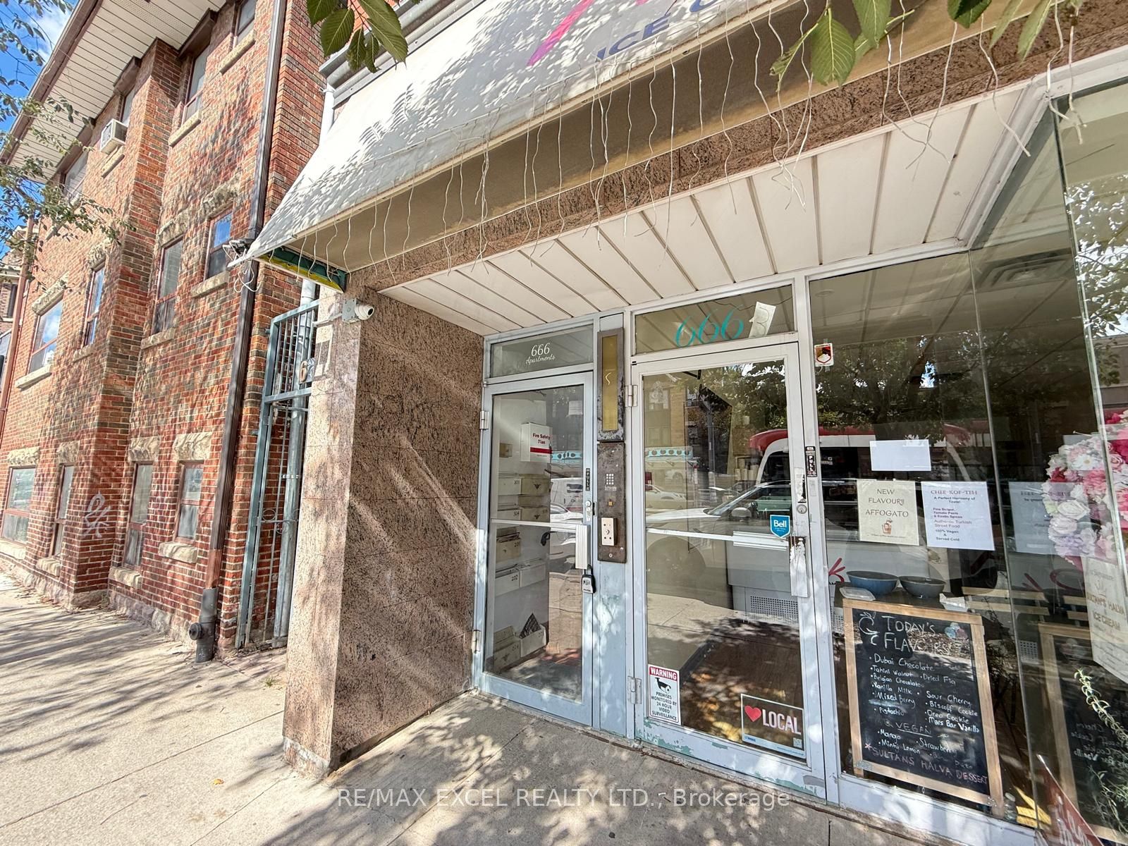 Unit 203 - 666 St Clair Avenue W, Toronto 2