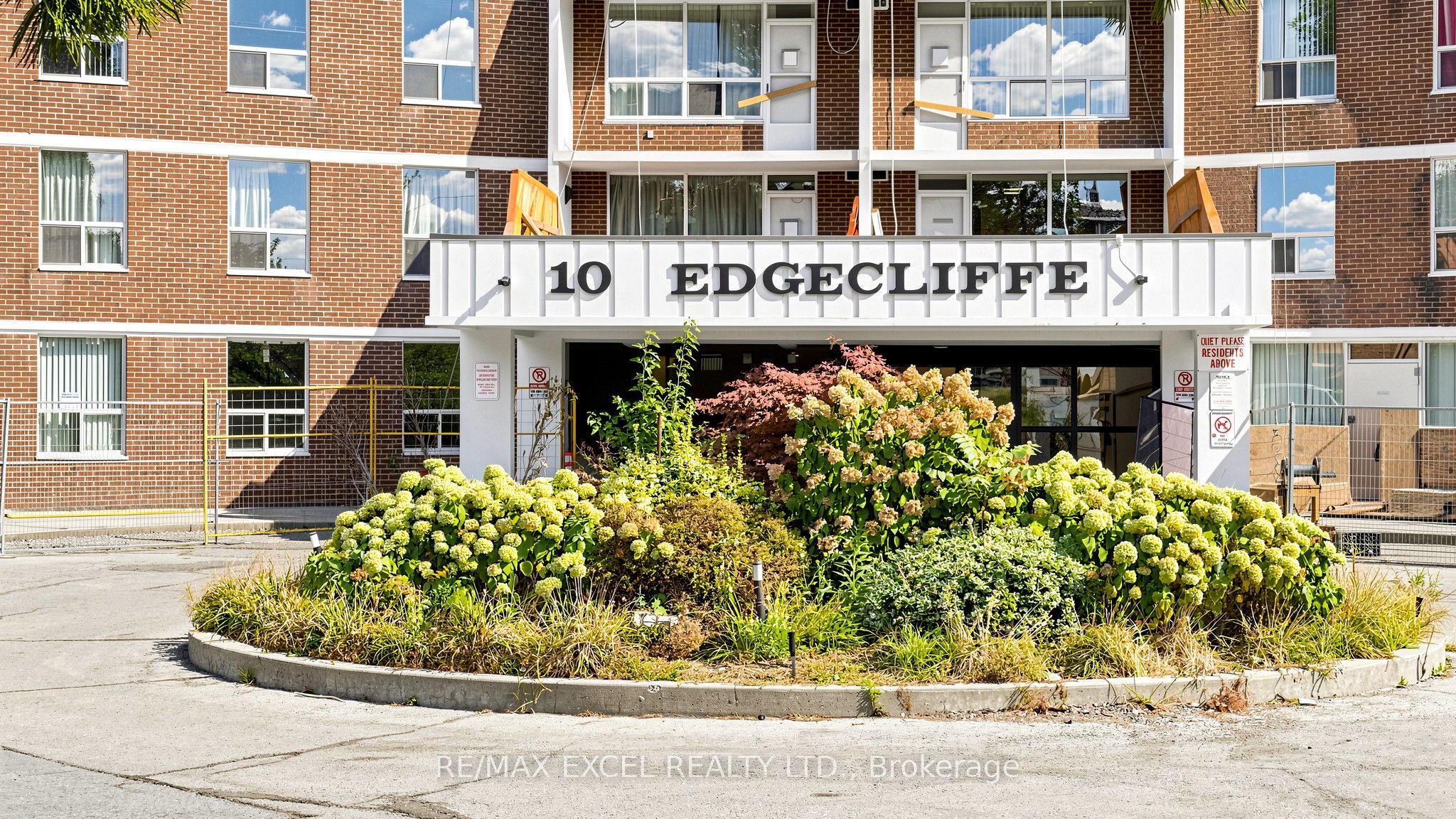 Unit 1808 - 10 Edgecliff Golfway, Toronto 3
