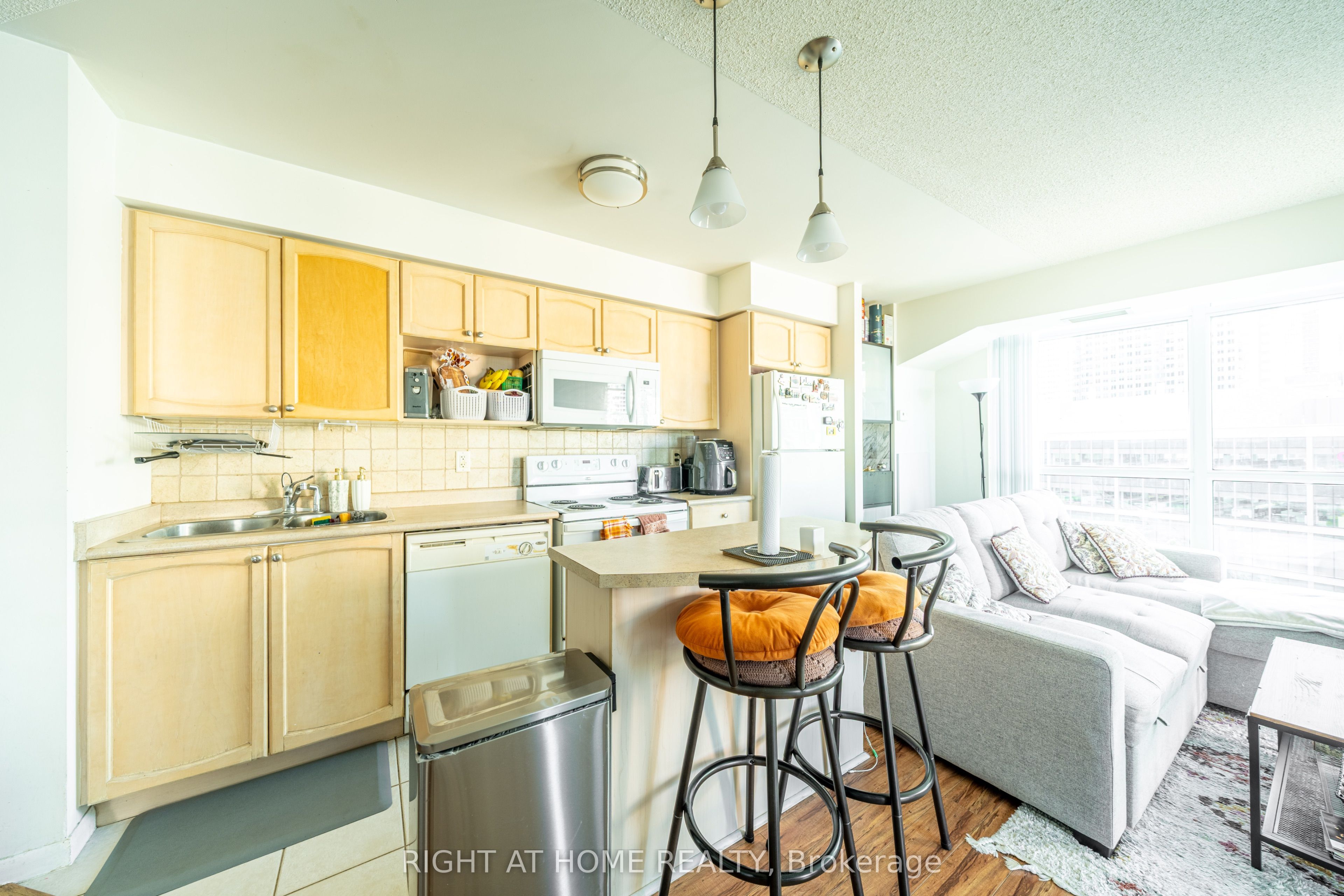 Unit 1405 - 18 Yonge Street, Toronto 5