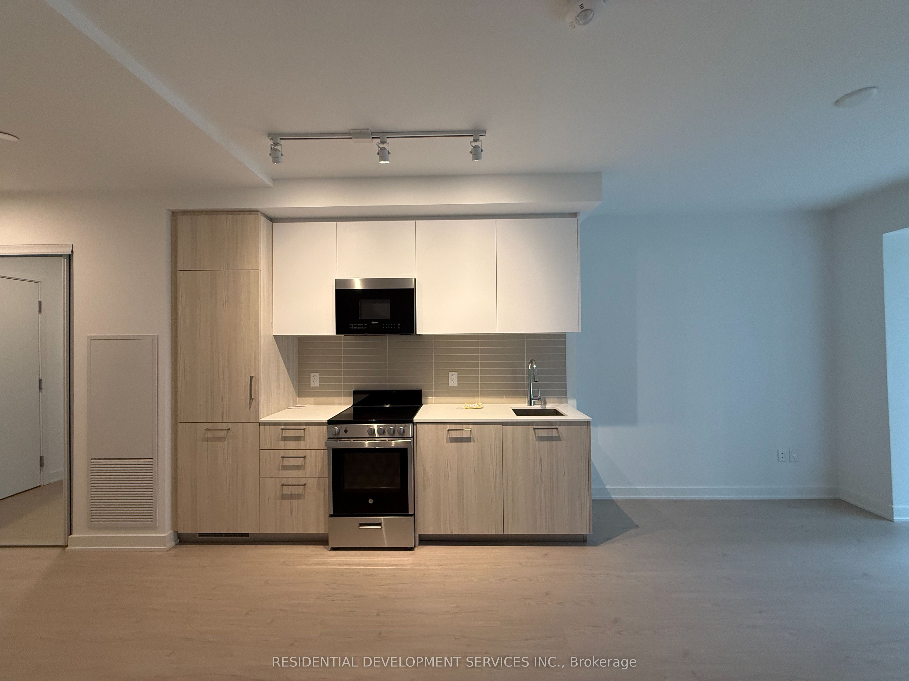 Unit 410 - 65 Mutual Street, Toronto 4