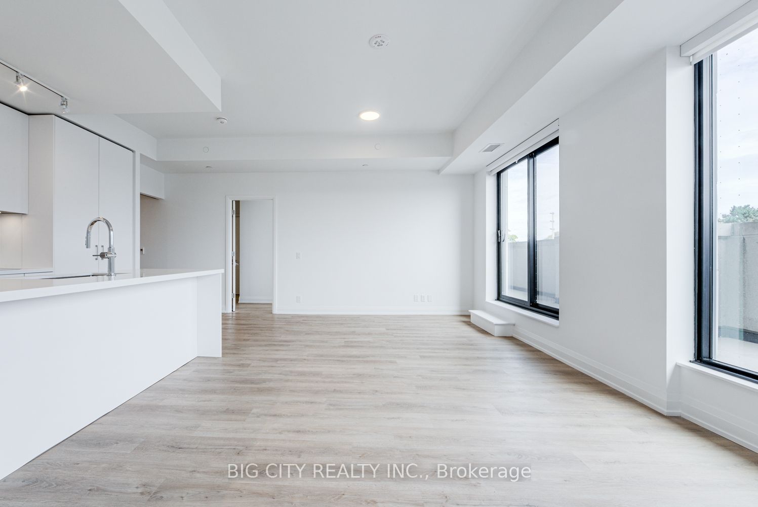 Unit 209 - 36 Brentcliffe Road, Toronto 5